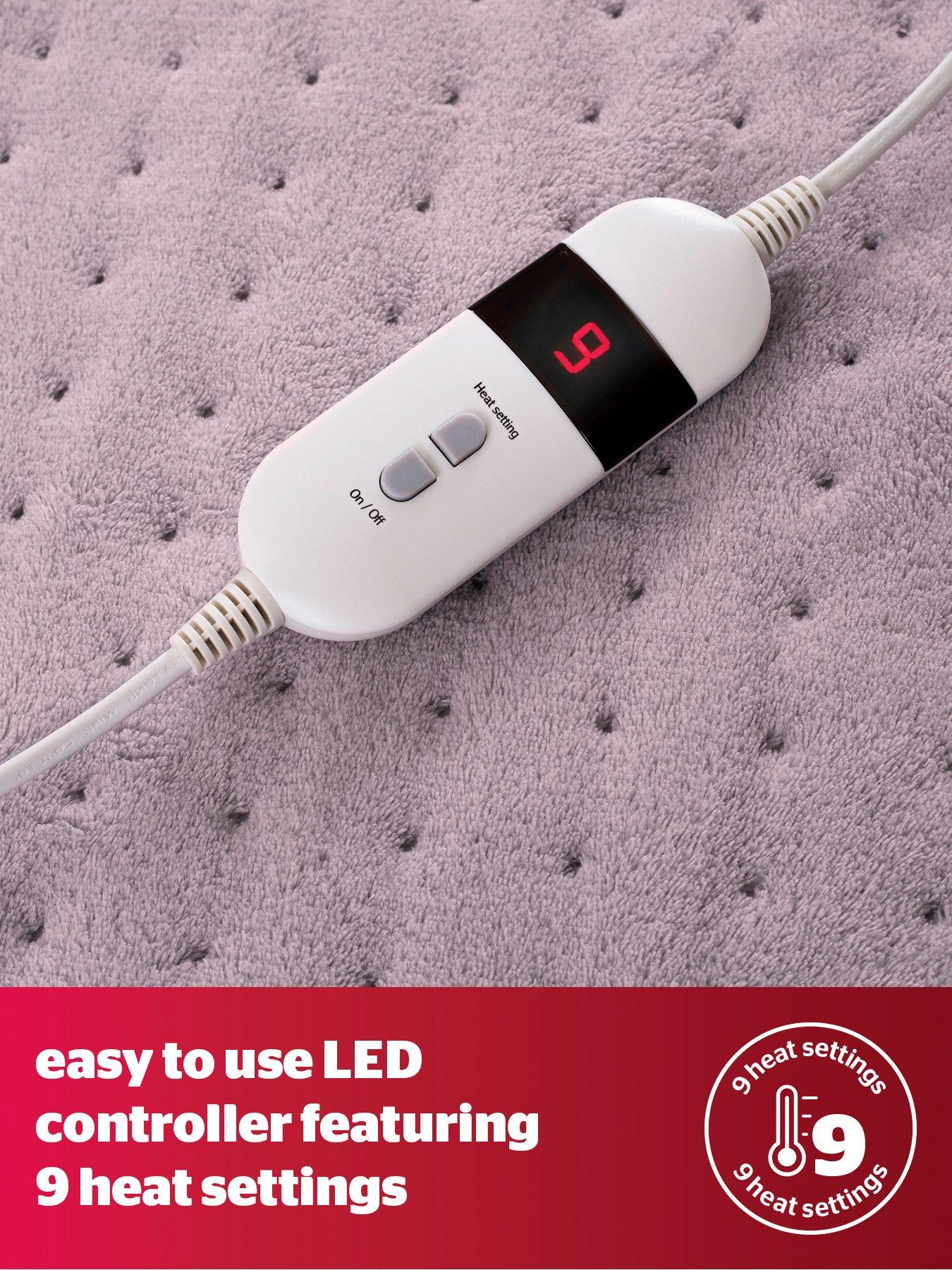 silentnight-luxury-9-heat-setting-pinsonic-heated-throw-greyoutfit