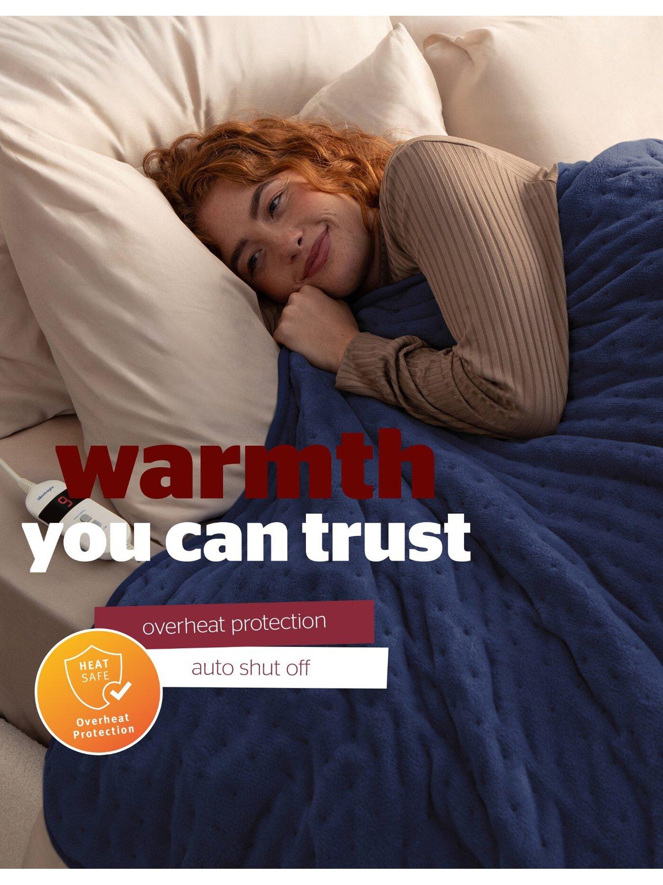 Image 4 of 7 of Silentnight Luxury 9-Heat Setting Pinsonic Heated Throw - Navy