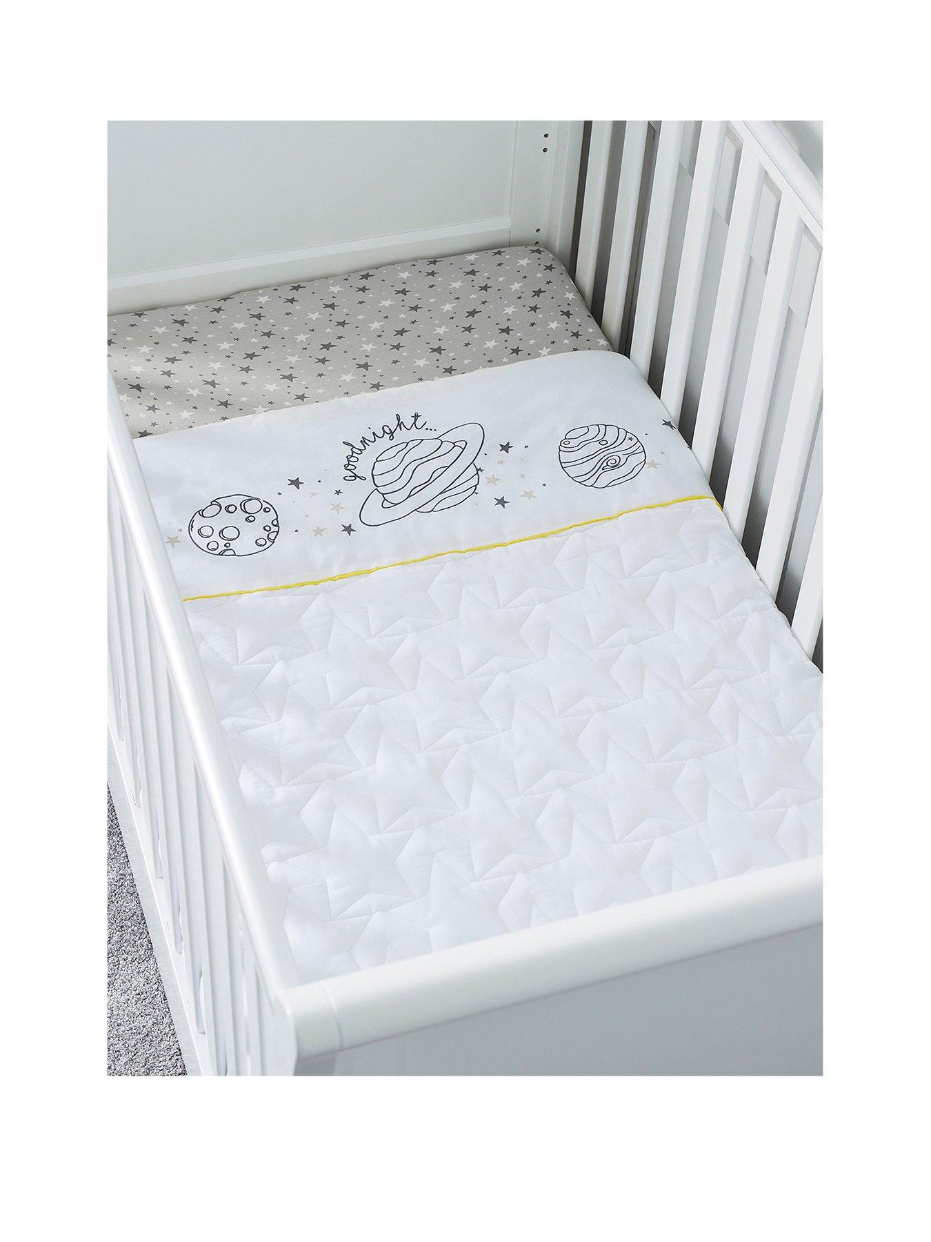 ickle-bubba-baby-cot-bed-quilt--cosmic-aura-whitegreystillFront