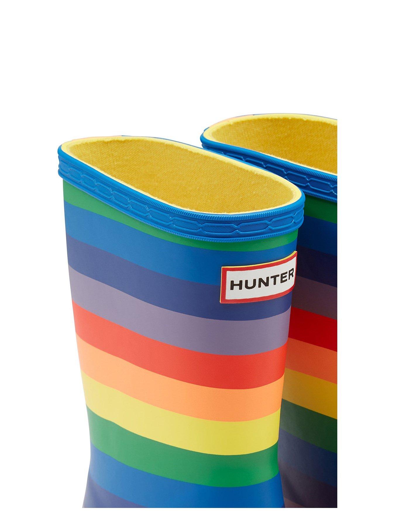 hunter-original-first-classic-rainbow-print-wellington-bootsoutfit