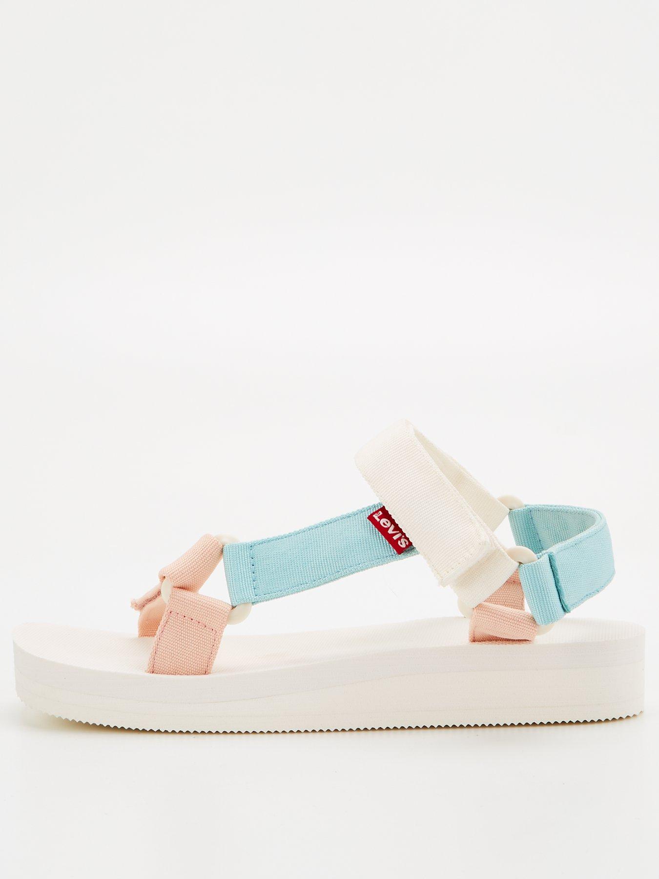 levis-cadys-low-sandal-cream