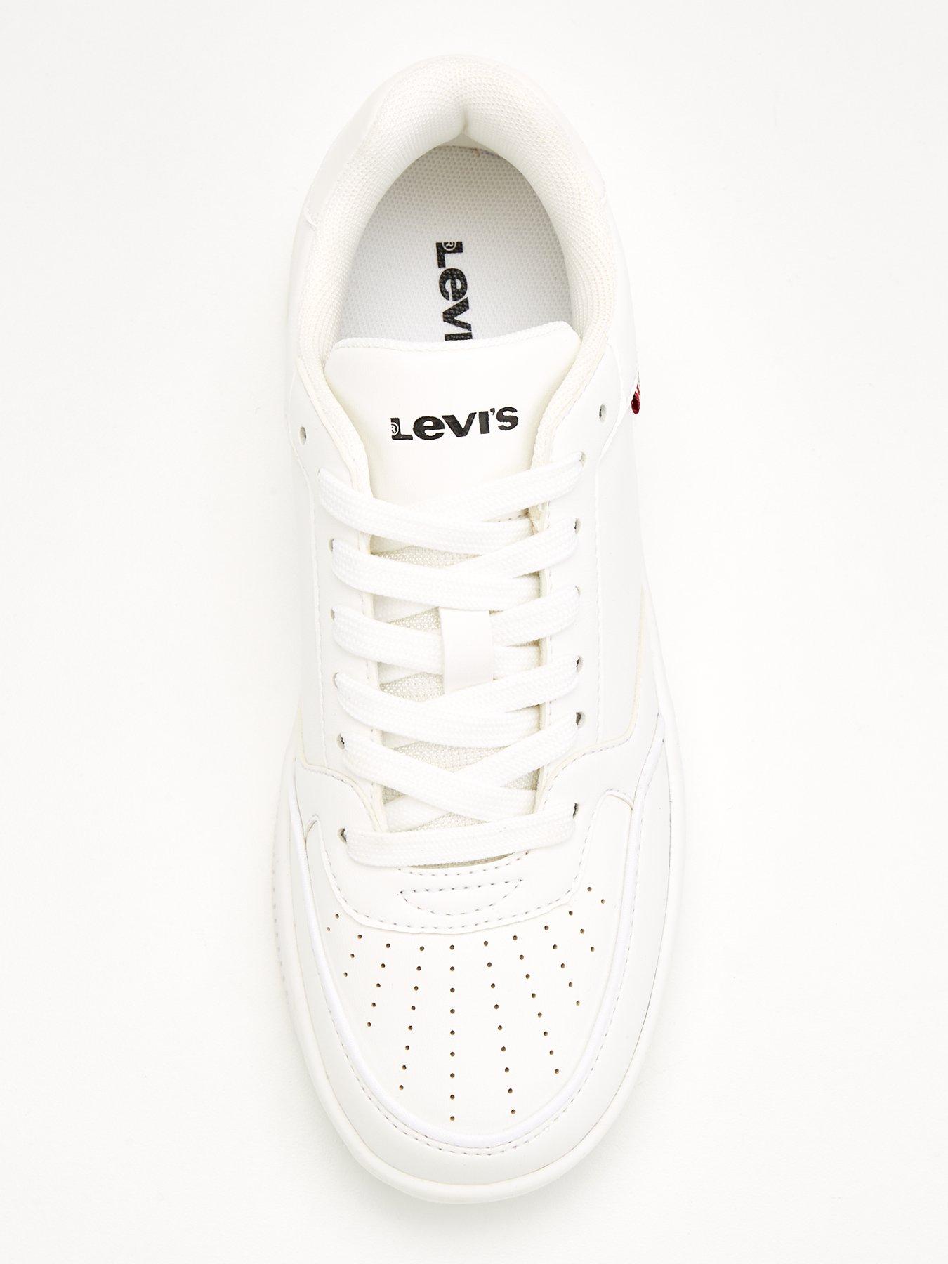 levis-paige-basket-trainers-whiteoutfit