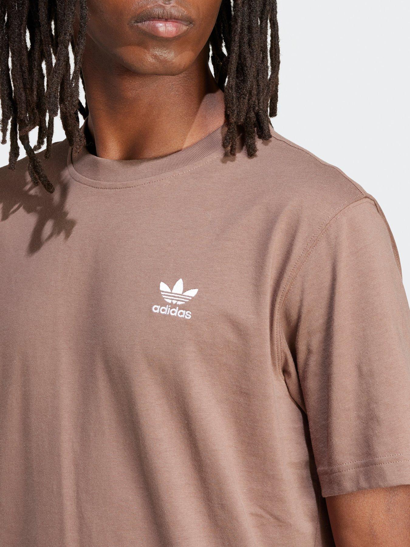 adidas-originals-mens-essential-trefoil-t-shirt-beigeoutfit