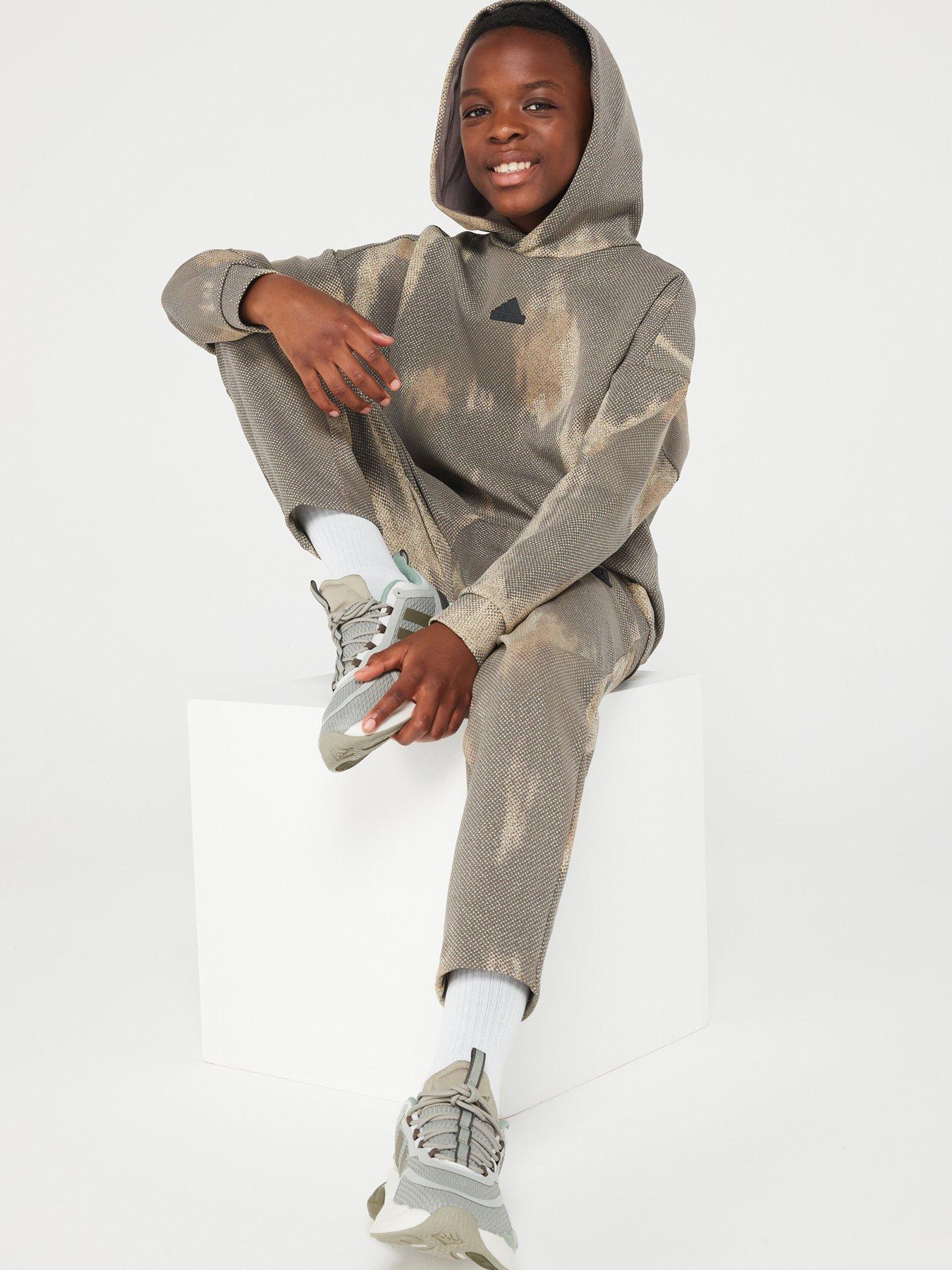 adidas-sportswear-junior-future-icons-joggers-greyoutfit