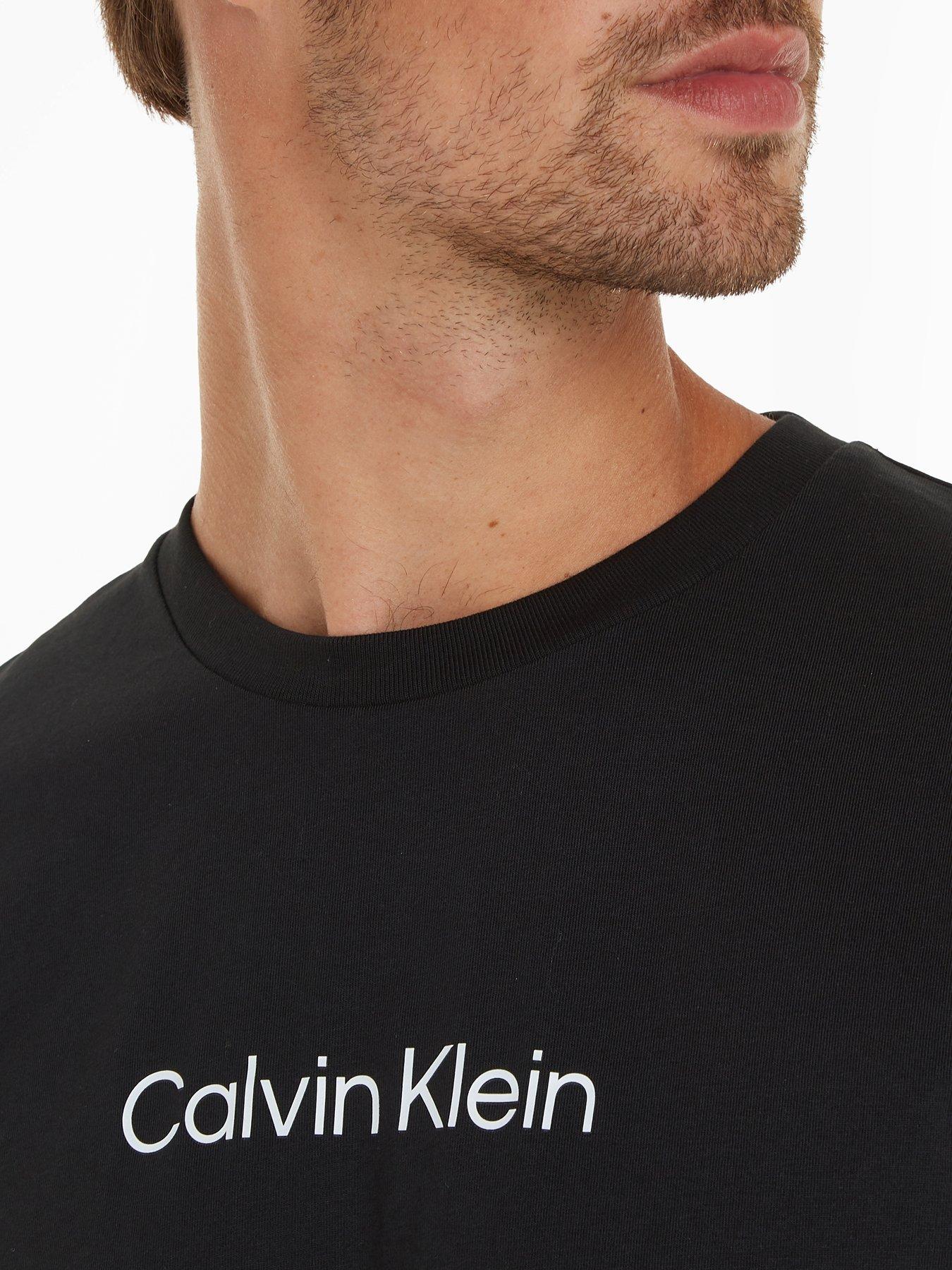 calvin-klein-calvin-klein-hero-logo-comfort-t-shirt-blackoutfit