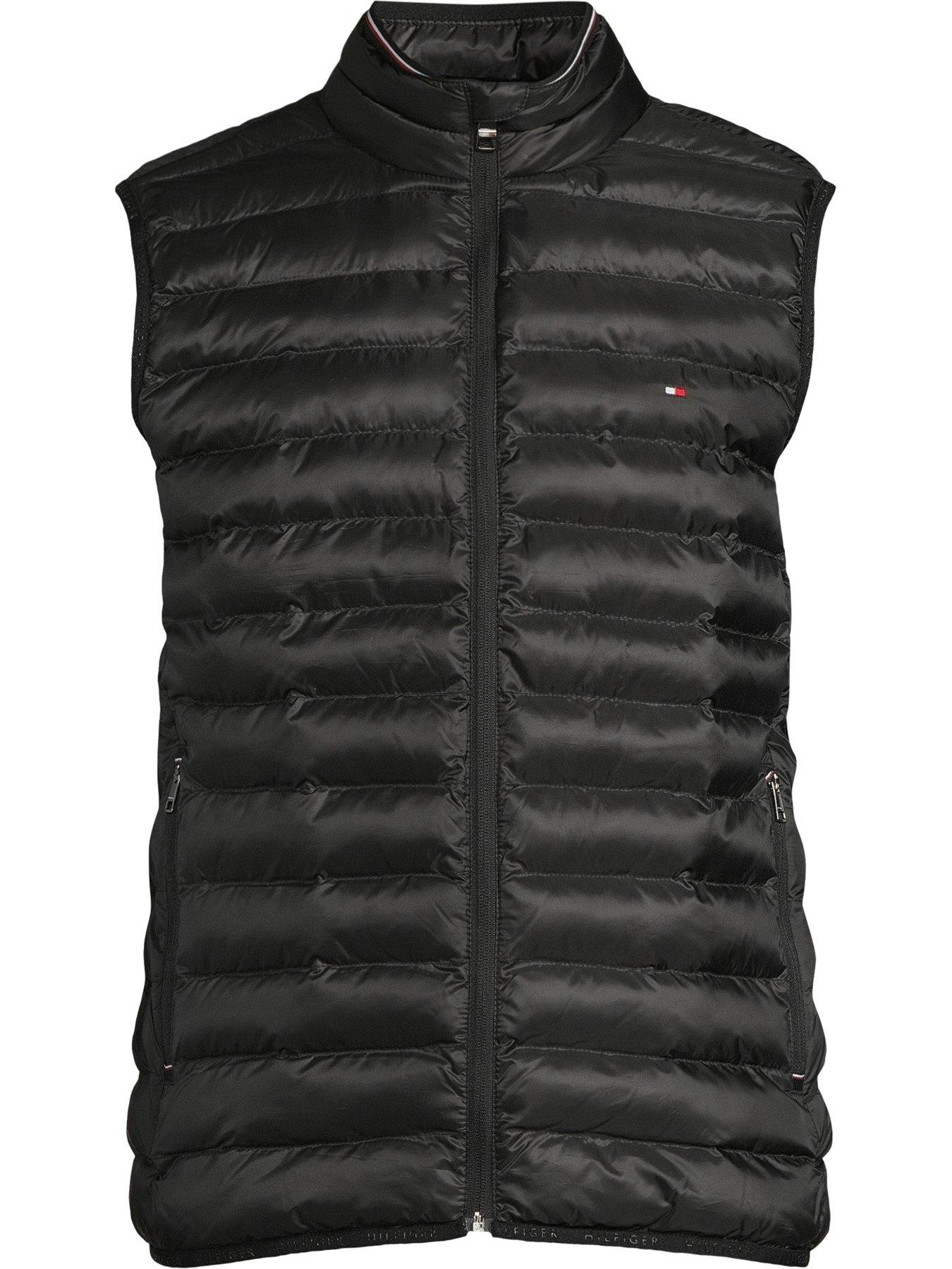 tommy-hilfiger-packable-gilet-blackoutfit