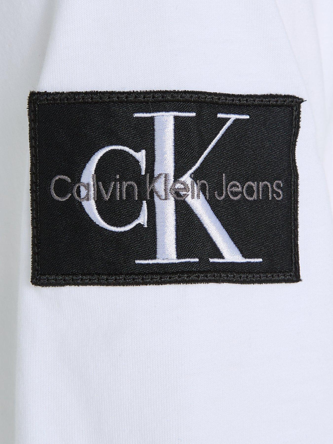 calvin-klein-jeans-badge-regular-t-shirt-whitedetail