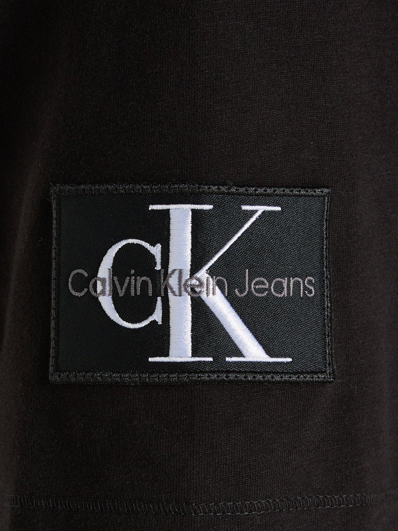 calvin-klein-jeans-badge-regular-t-shirt-blackdetail