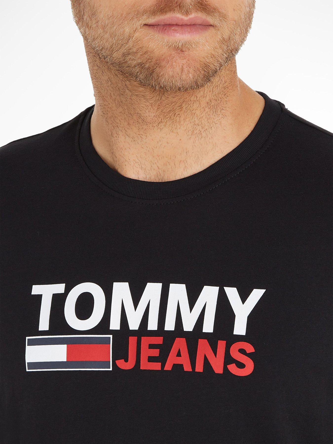 tommy-jeans-tommy-jeans-reg-corporate-logo-t-shirt-blackoutfit