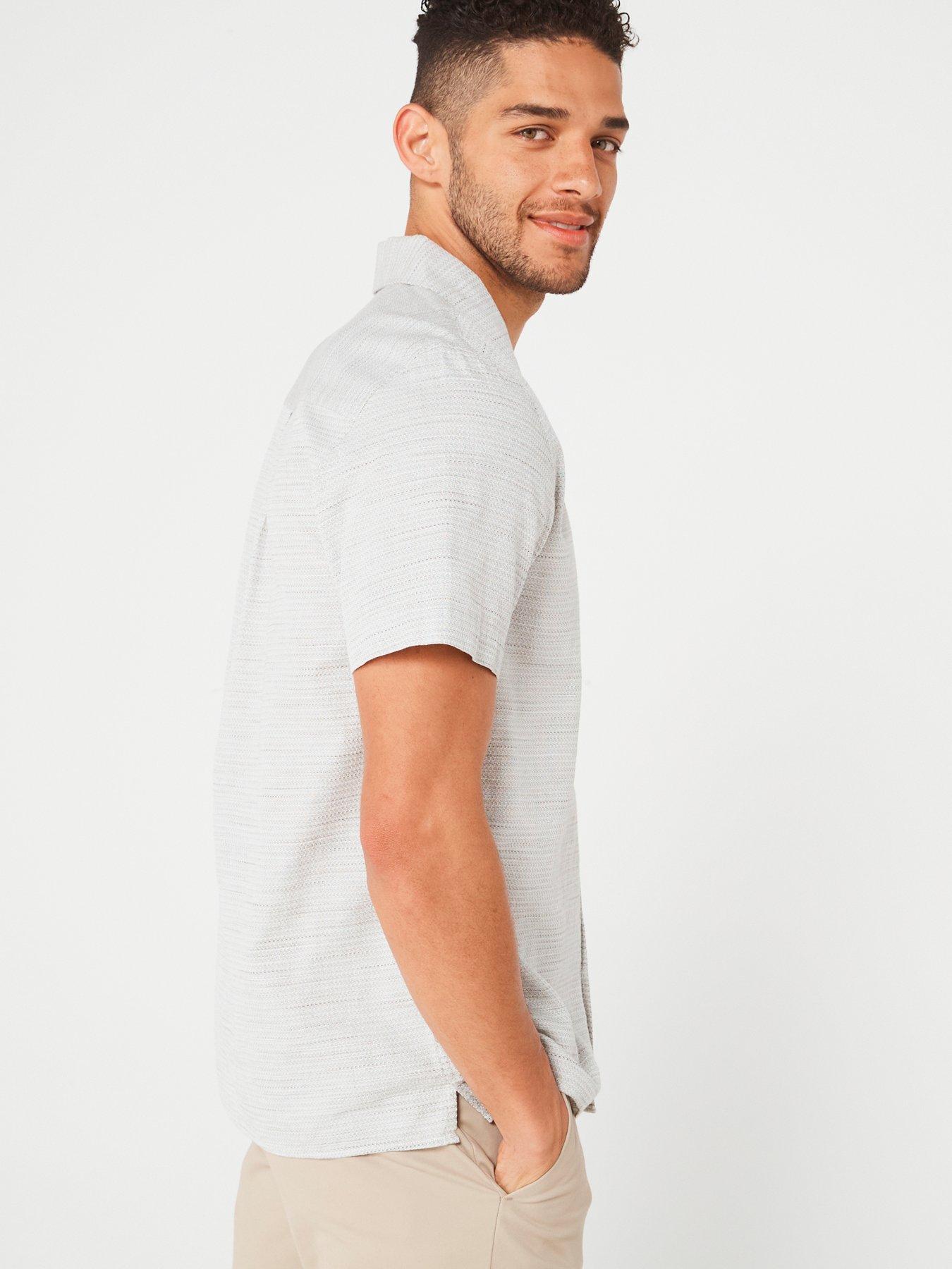 very-man-textured-short-sleeve-shirt-khakioutfit