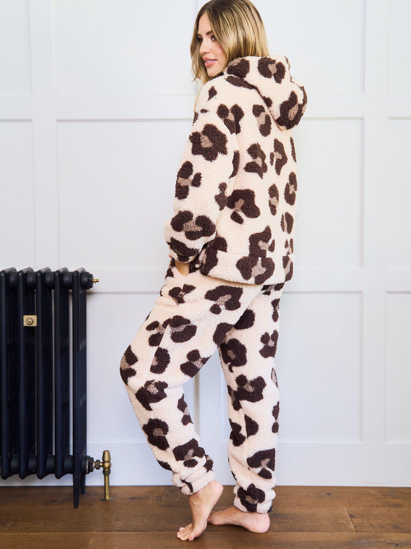 jim-jam-the-label-twonbsppiecenbspfleece-leopard-lounge-set-leopardstillFront