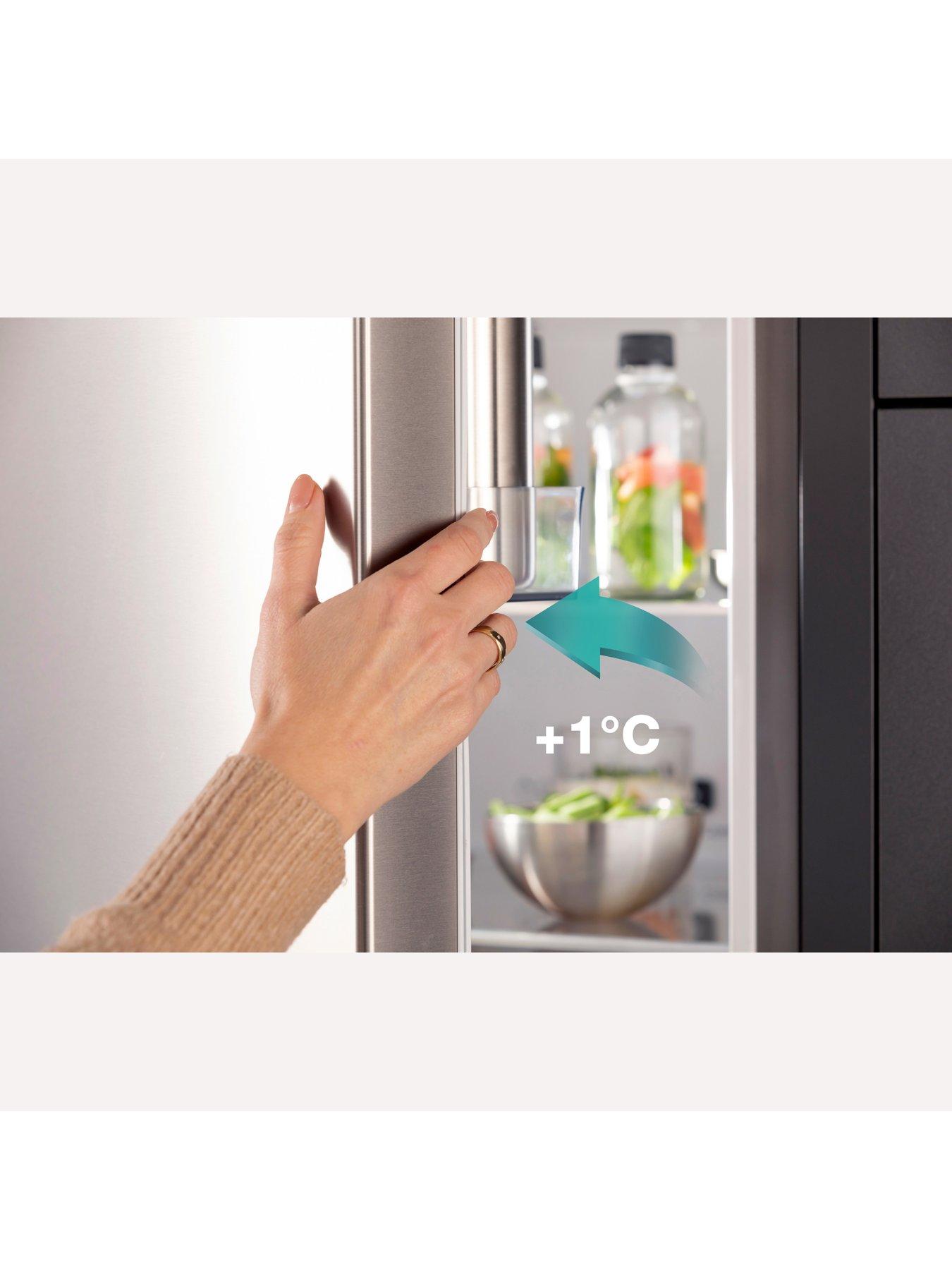 hisense-rm469n4aceuk-60cm-wide-triple-door-freestanding-fridge-freezer-stainless-steeldetail