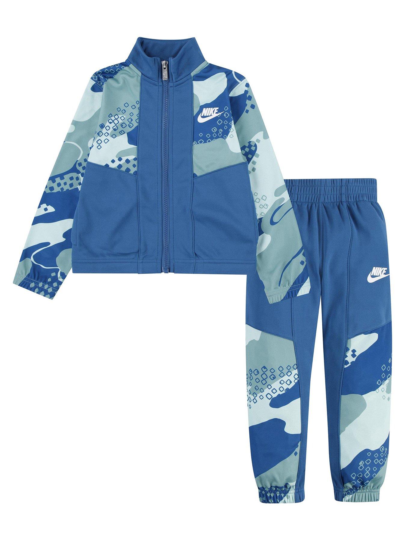 Nike club 2024 camo tracksuit