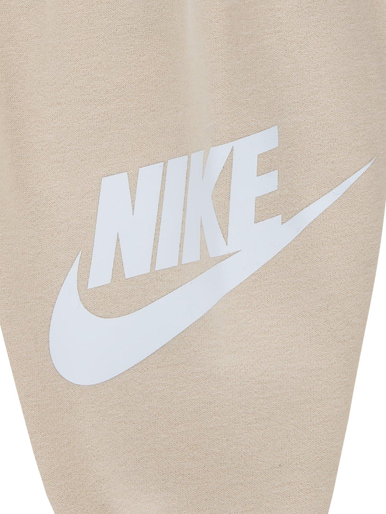 nike-infant-unisex-club-overhead-hoody-and-pant-setdetail