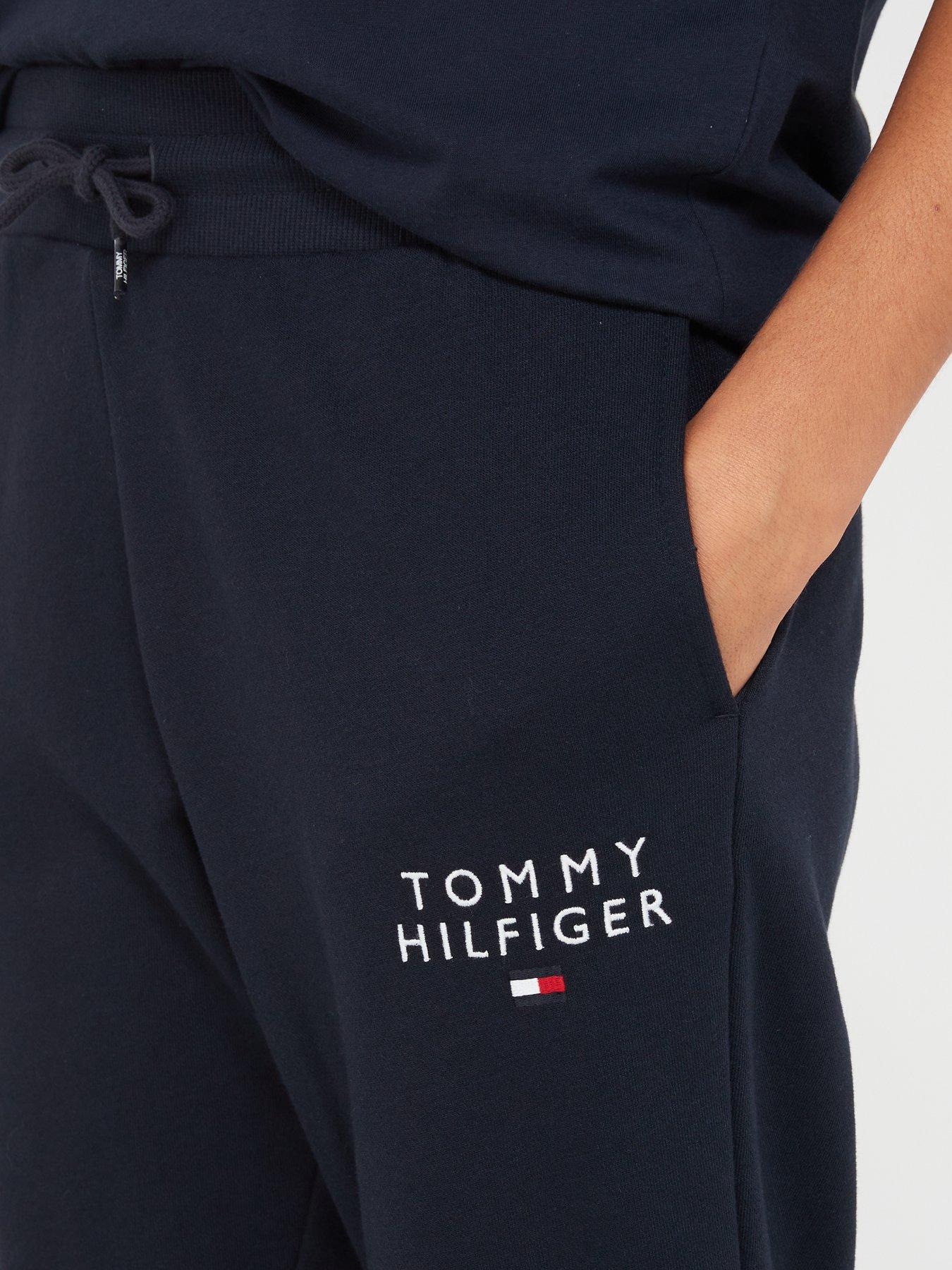 tommy-hilfiger-track-pant-navyoutfit