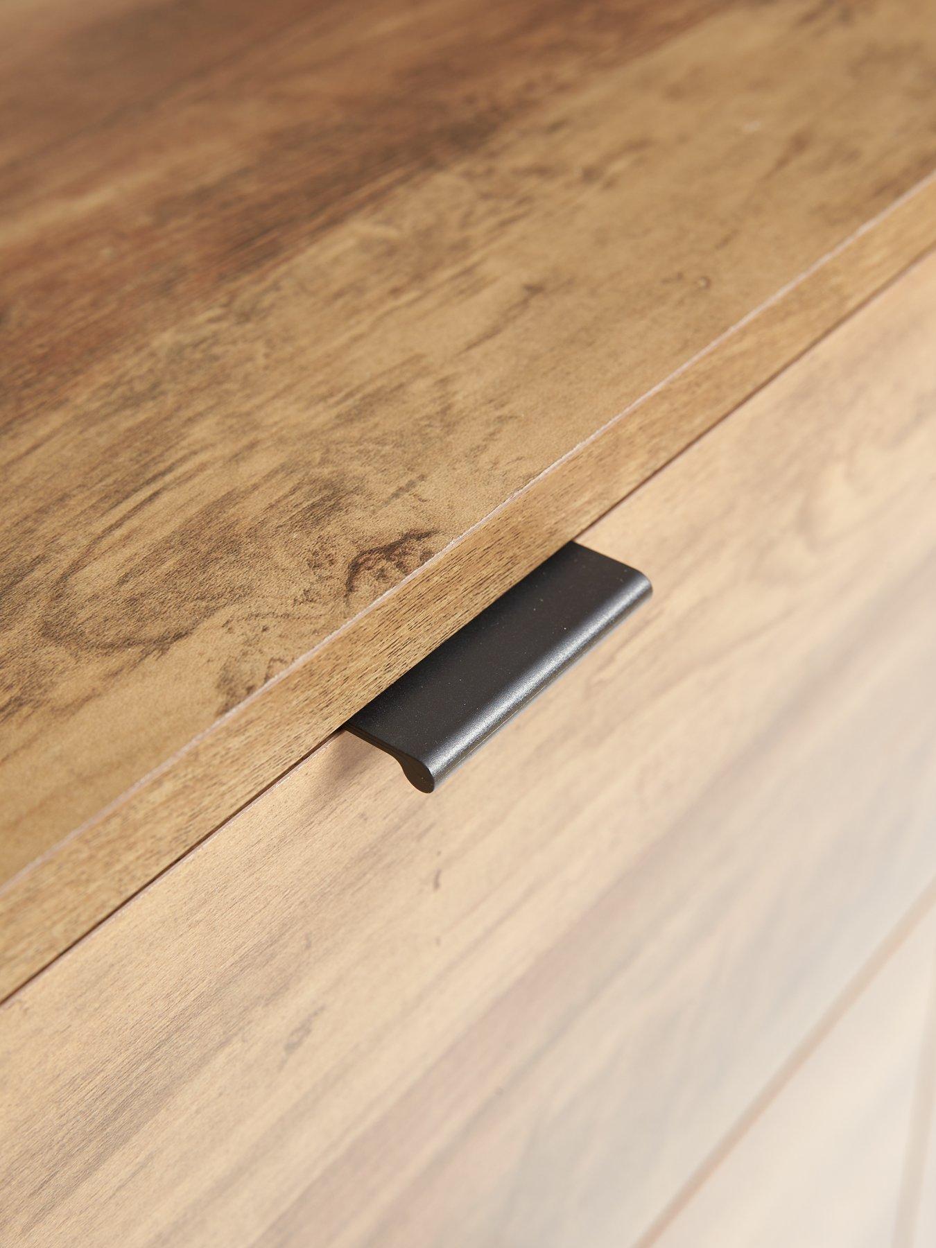 very-home-wakefield-large-sideboard-dark-oakdetail