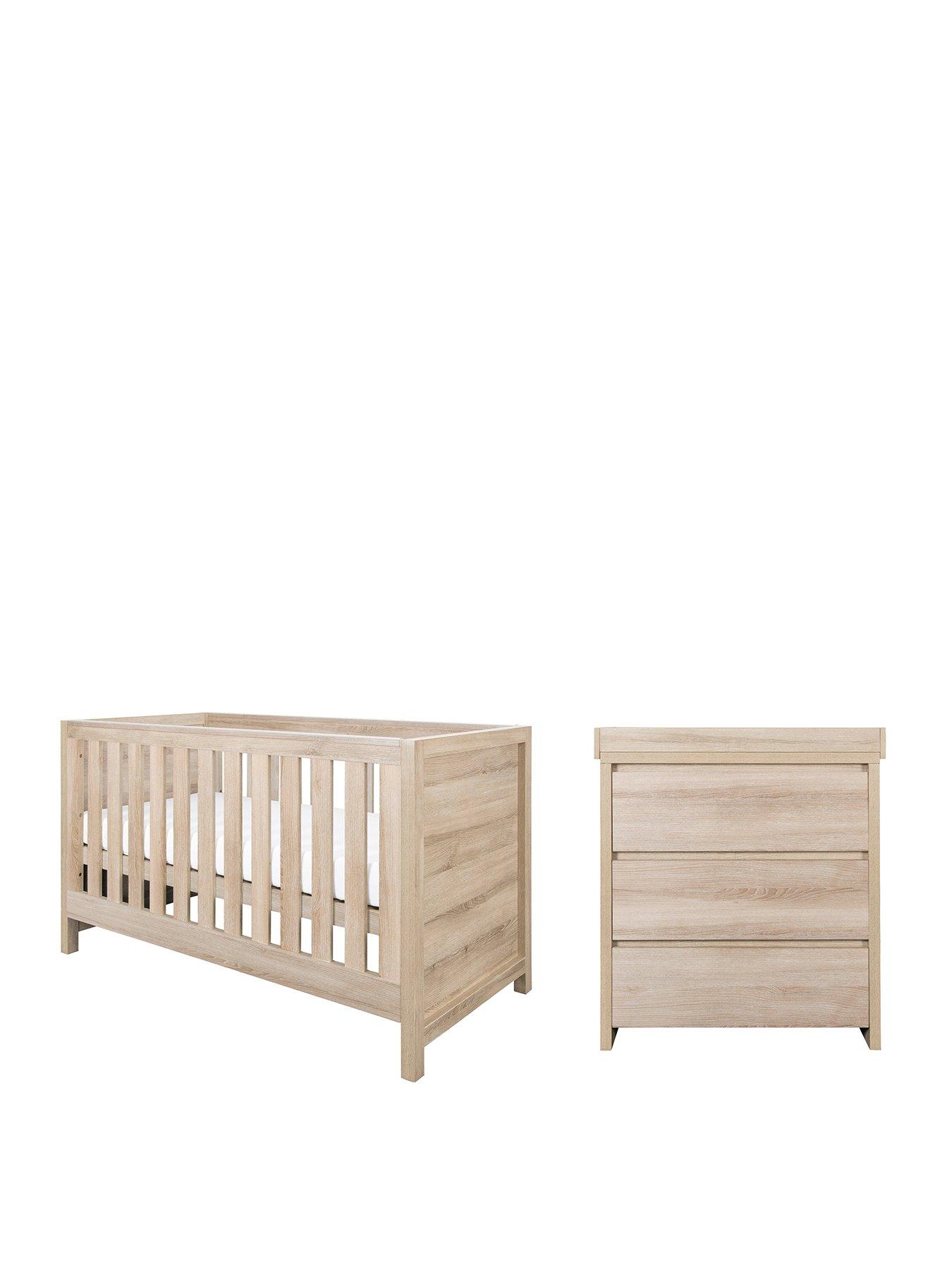 tutti-bambini-modena-2-piece-furniture-set-oak-cot-bed-sprung-mattresss-and-chest-changerstillFront