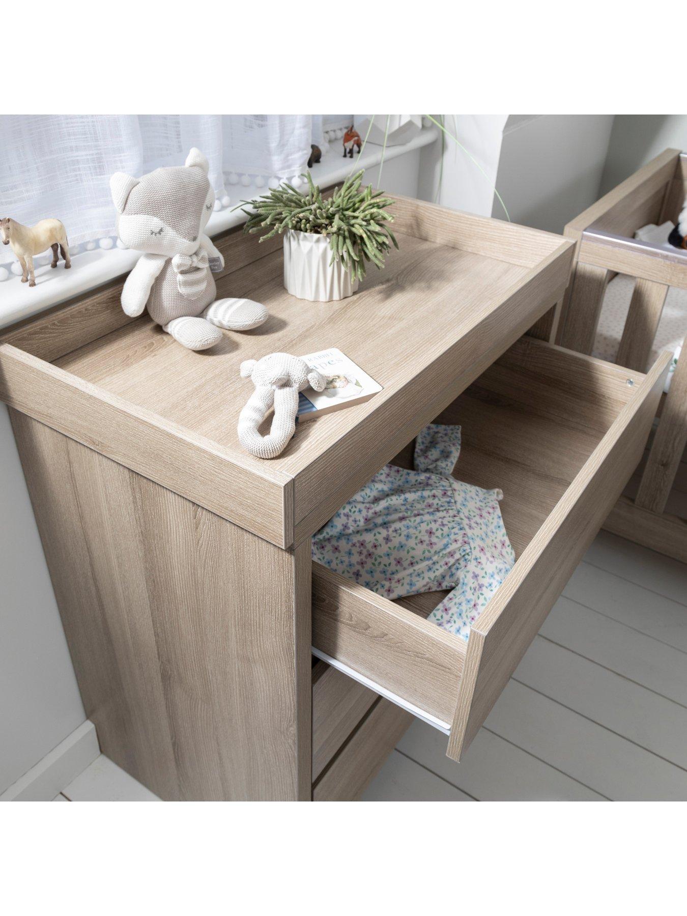Image 5 of 7 of Tutti Bambini Modena 2 Piece Furniture Set - Oak (Cot Bed, Sprung Mattresss and Chest Changer)