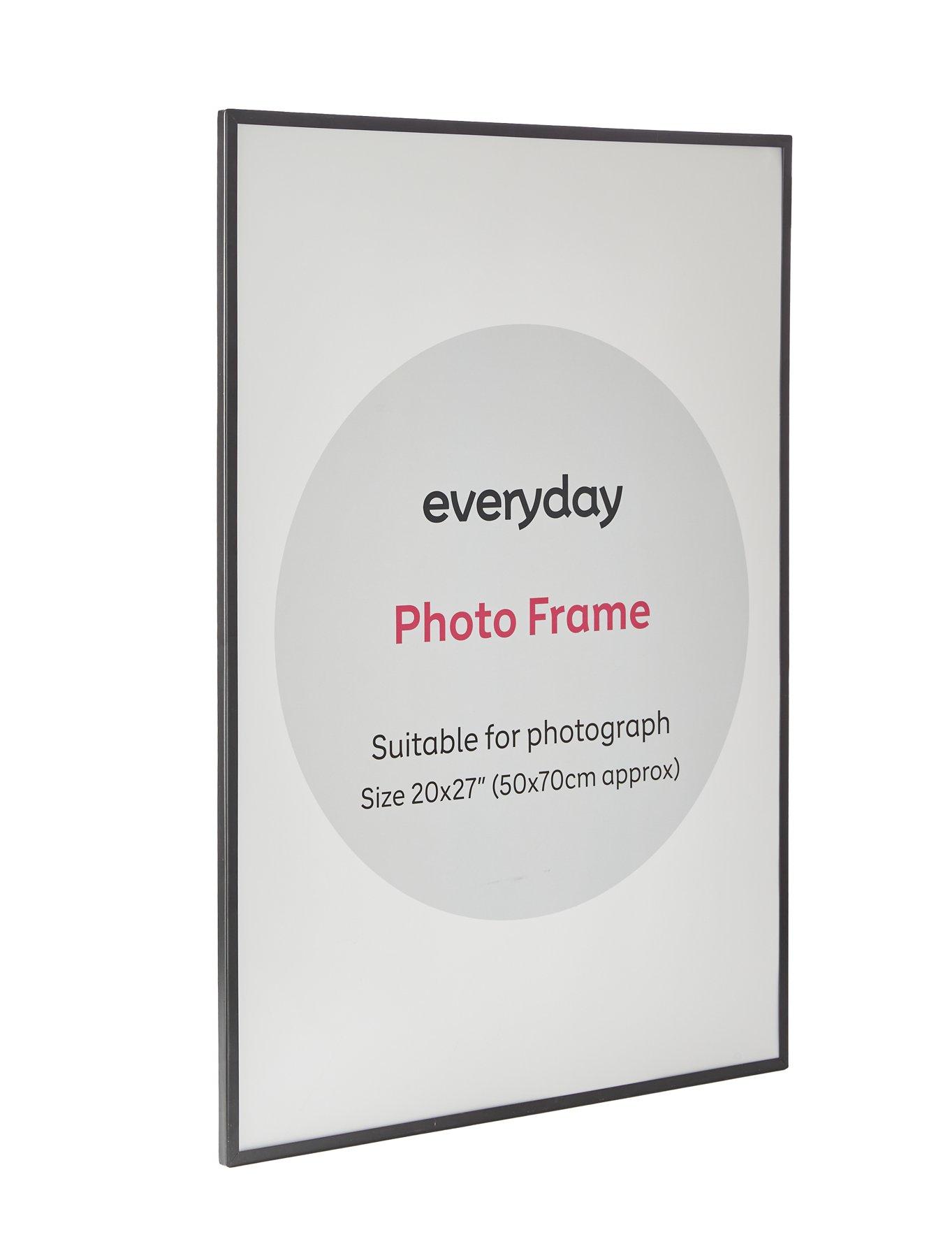 everyday-photo-frame-in-black-50-x-70-cm-approxback