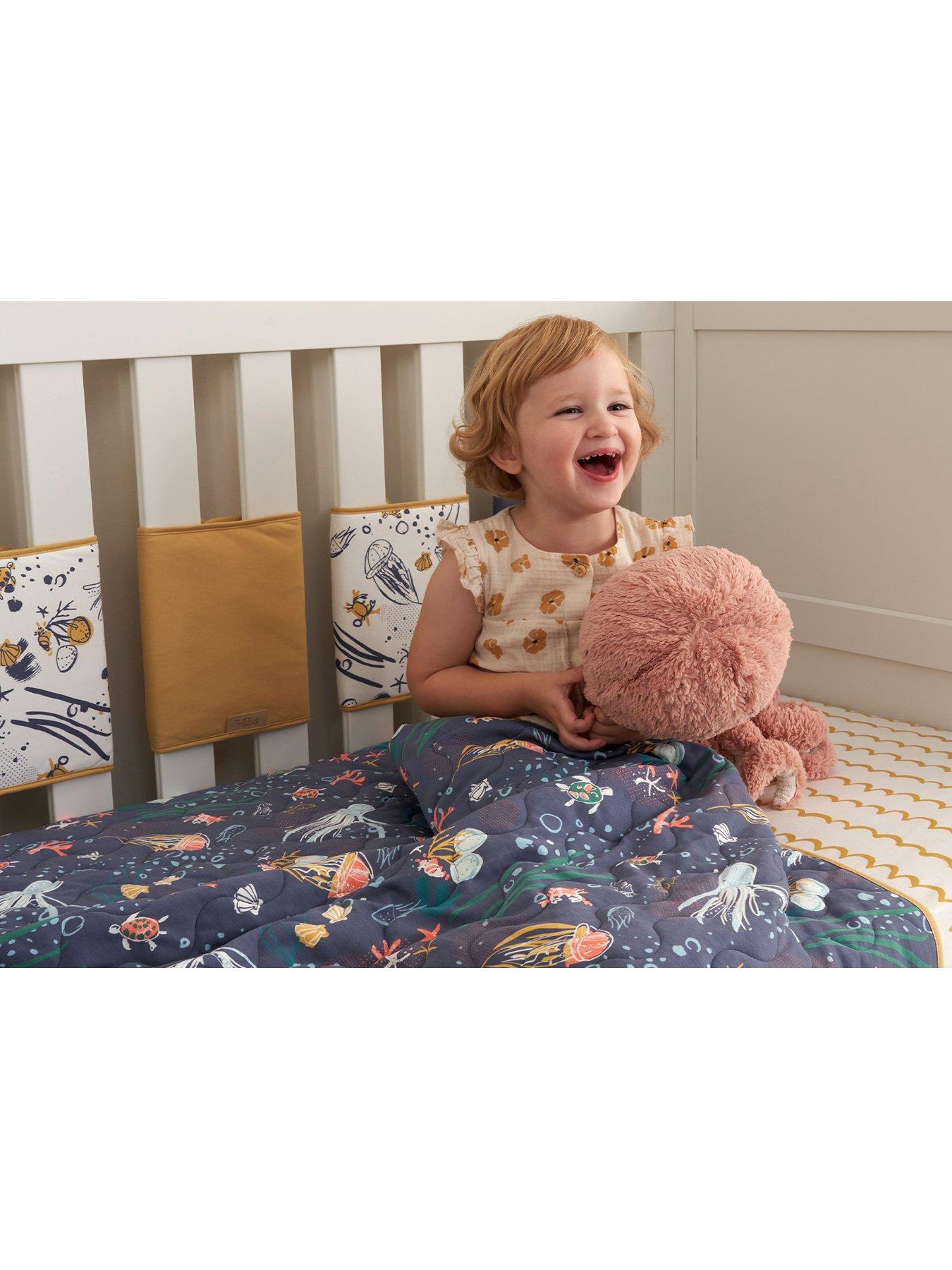 tutti-bambini-cotcot-bed-coverlet-our-planetdetail