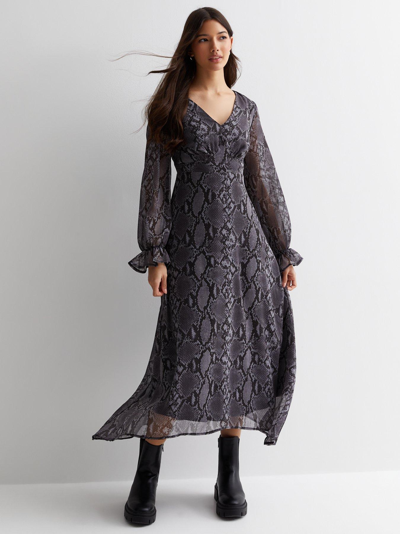 new-look-light-grey-snake-print-chiffon-high-low-midaxi-dressback