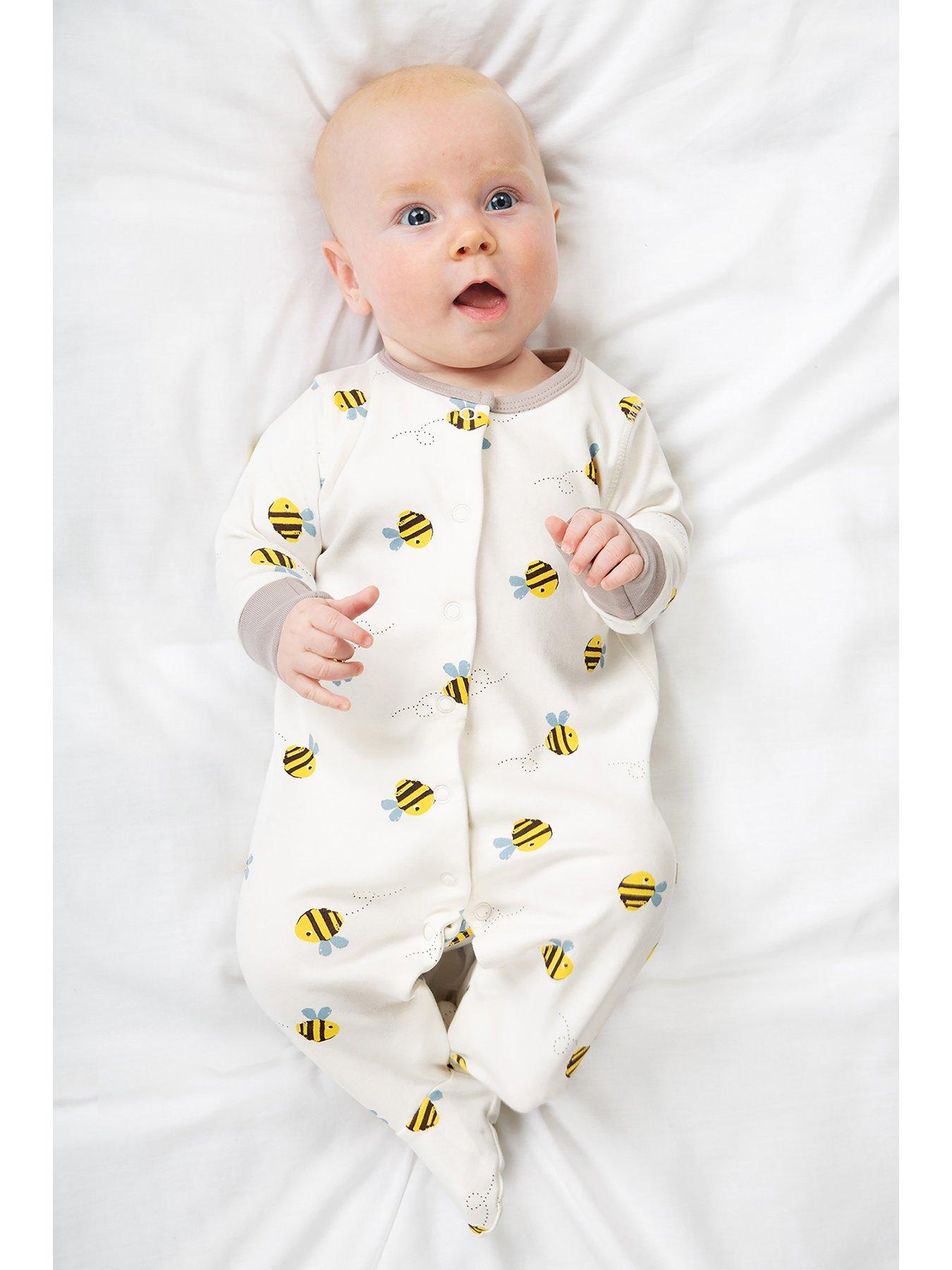 frugi-baby-buzzy-bee-baby-gift-set-yellowstillFront