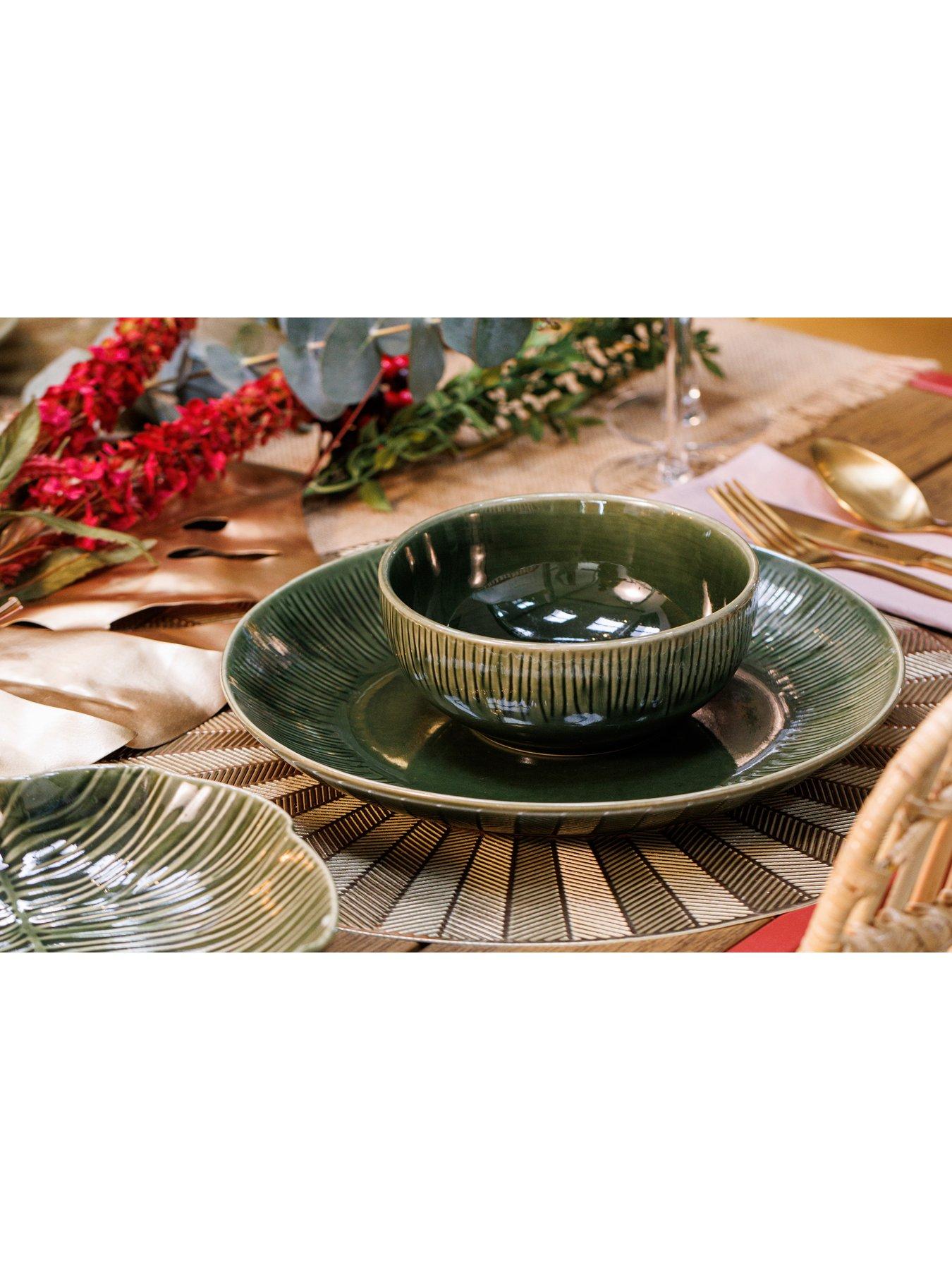 mikasa-mk-round-placemat-set-of-4-gold-pudetail