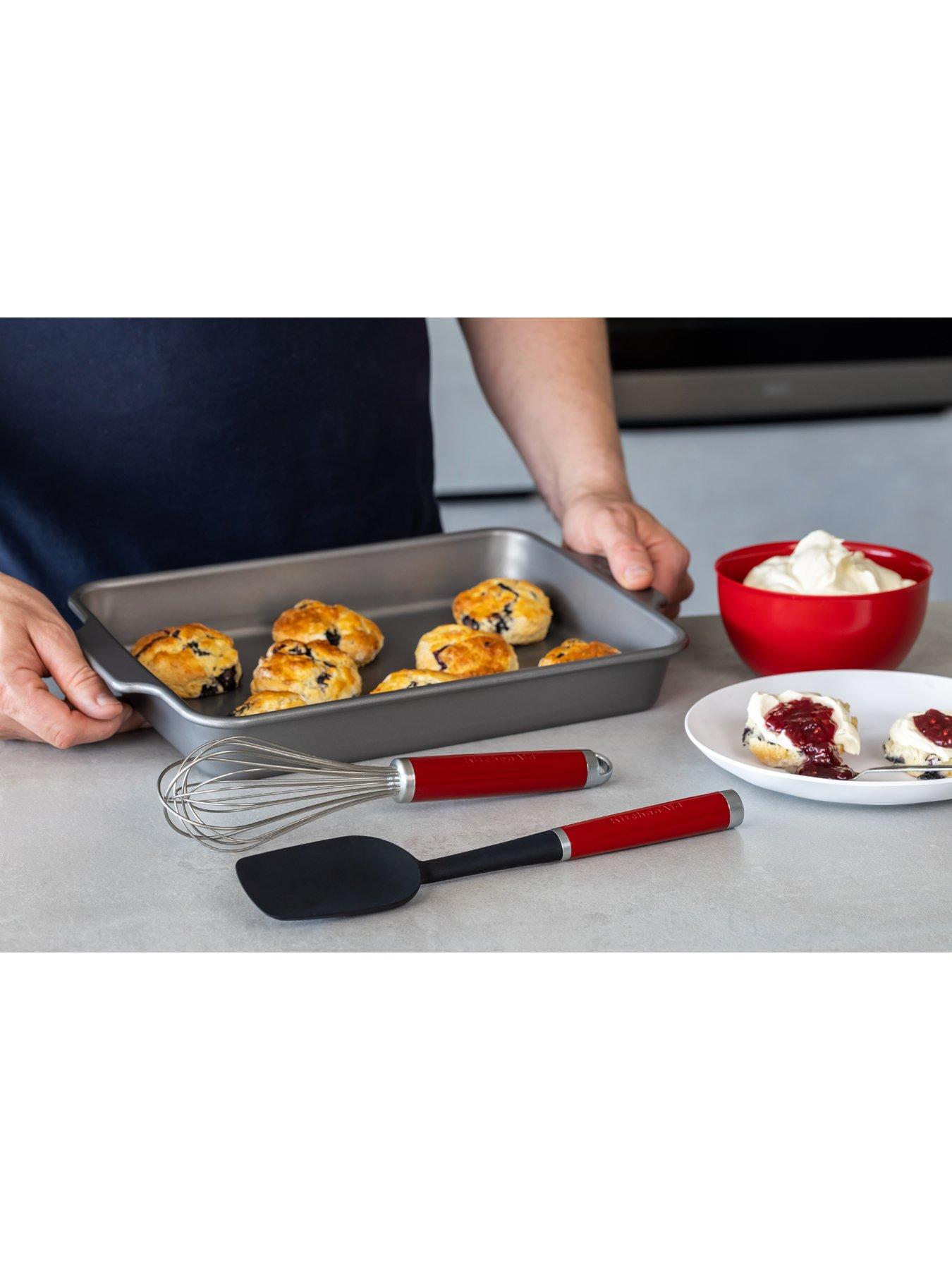 kitchenaid-2-piece-baking-set-in-empire-redstillFront