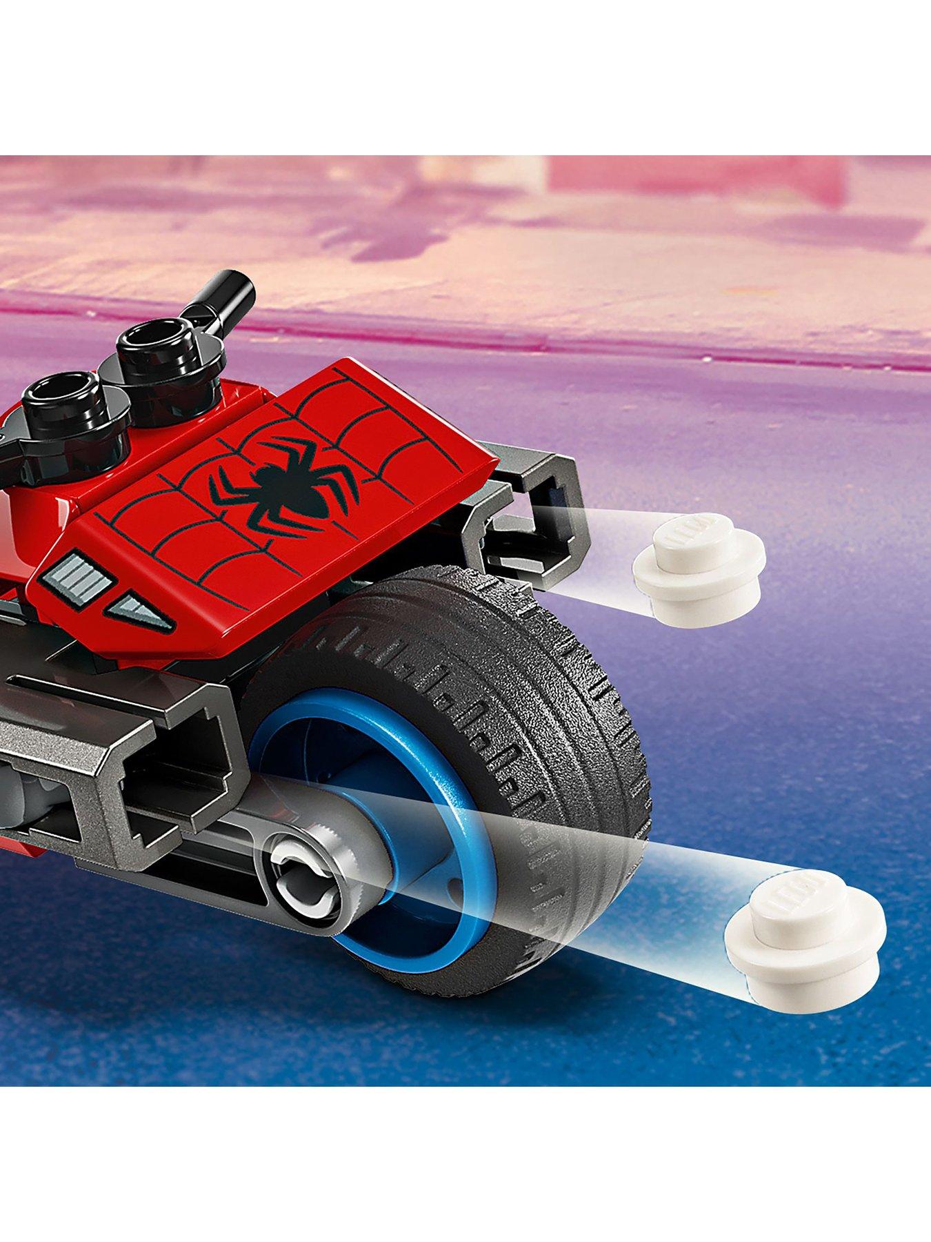 lego-super-heroes-motorcycle-chase-spider-man-vs-doc-ock-76275outfit