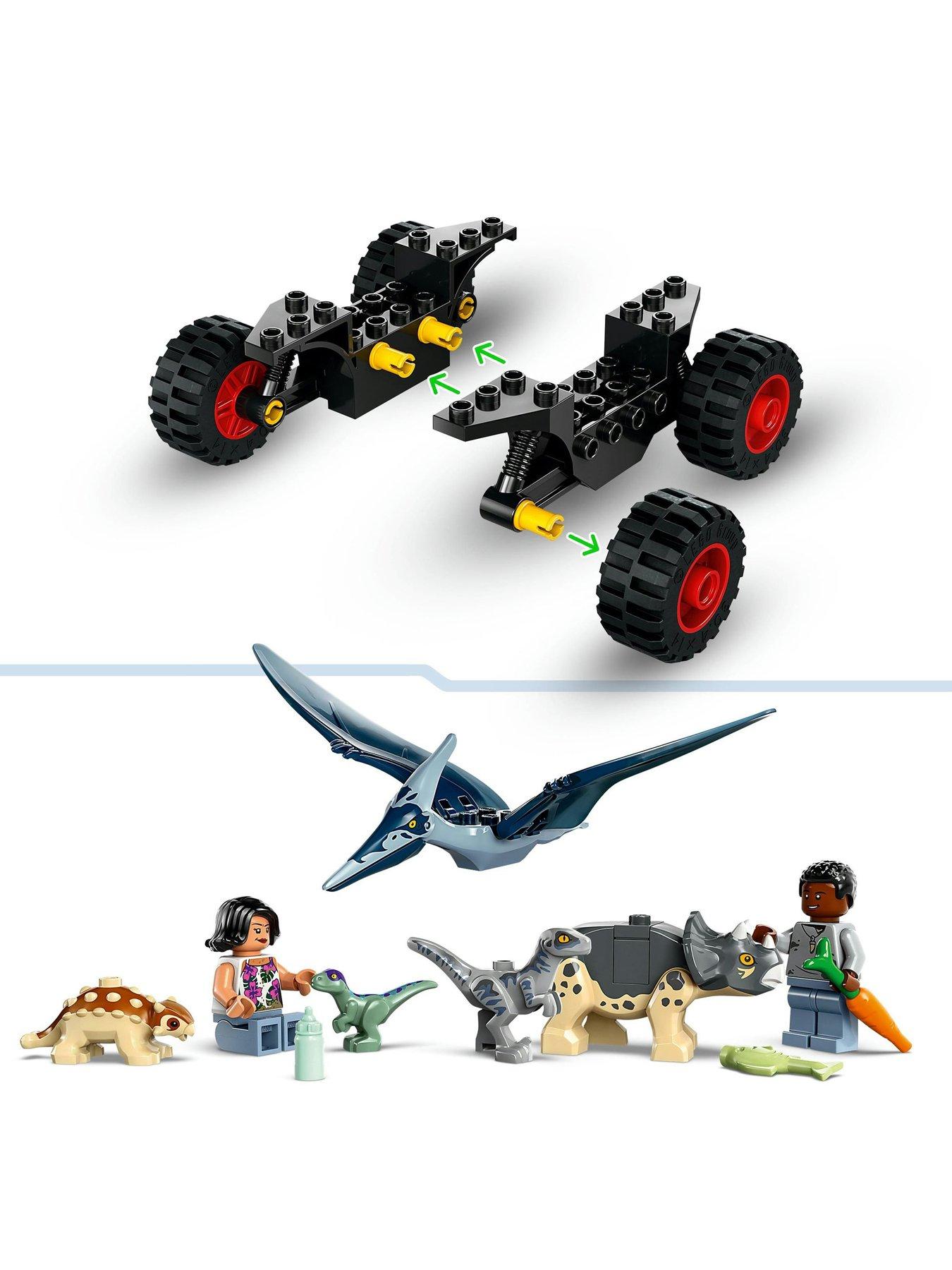 lego-jurassic-world-baby-dinosaur-rescue-centre-toy-76963outfit