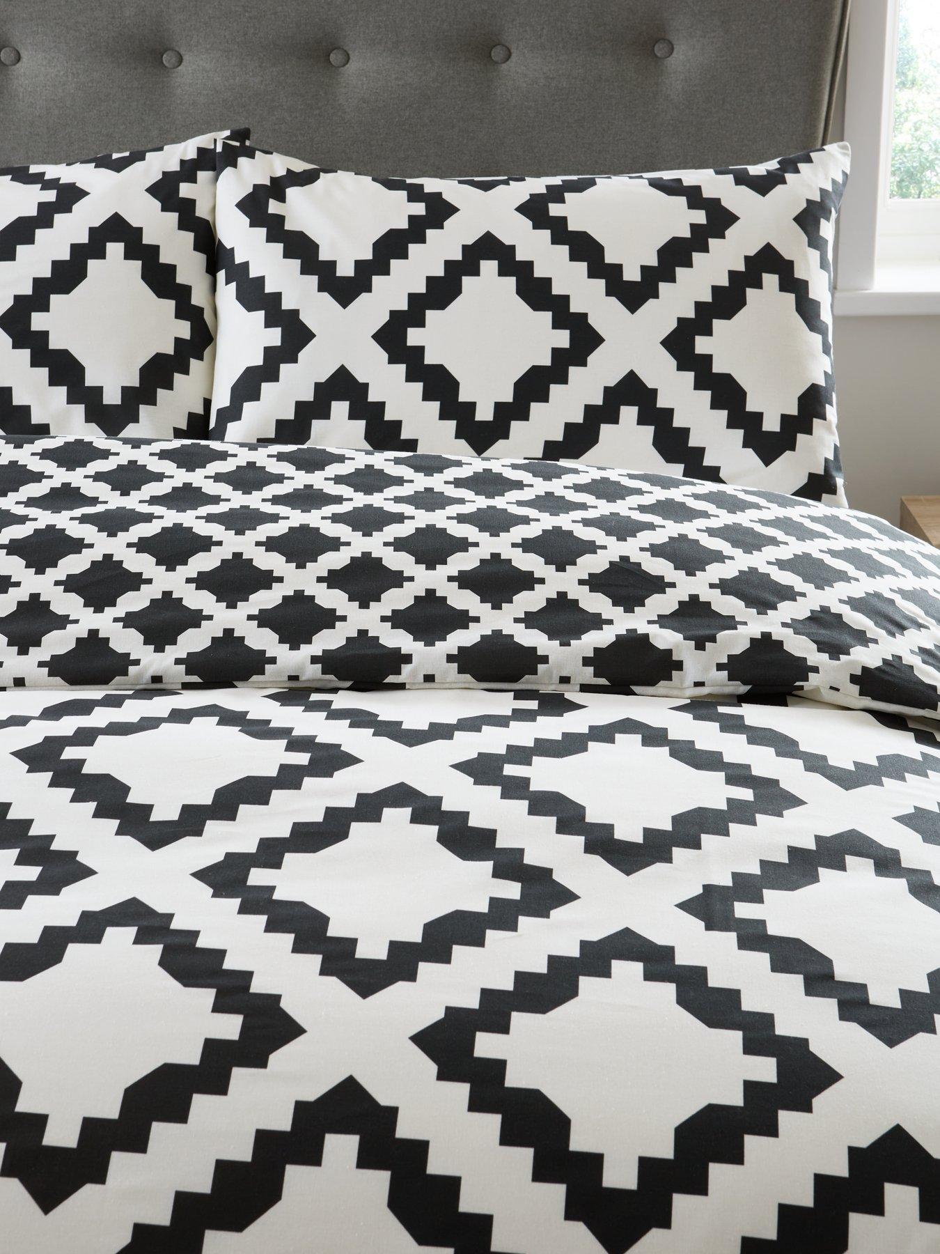 Image 3 of 6 of The Very Collection Kamina Geo Duvet Cover Set - Black/White