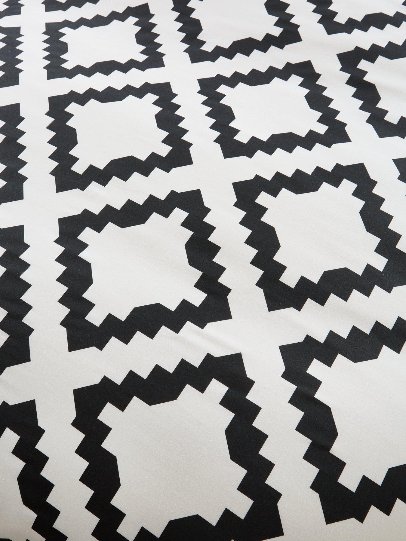 Image 6 of 6 of The Very Collection Kamina Geo Duvet Cover Set - Black/White