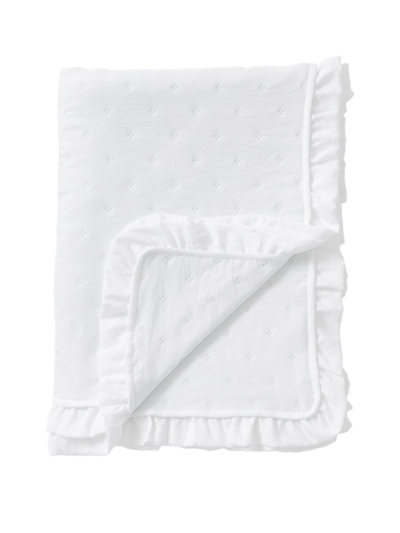 very-home-ruffle-edge-pinsonic-bedspread-throw-150-x-200-cm-whitestillFront