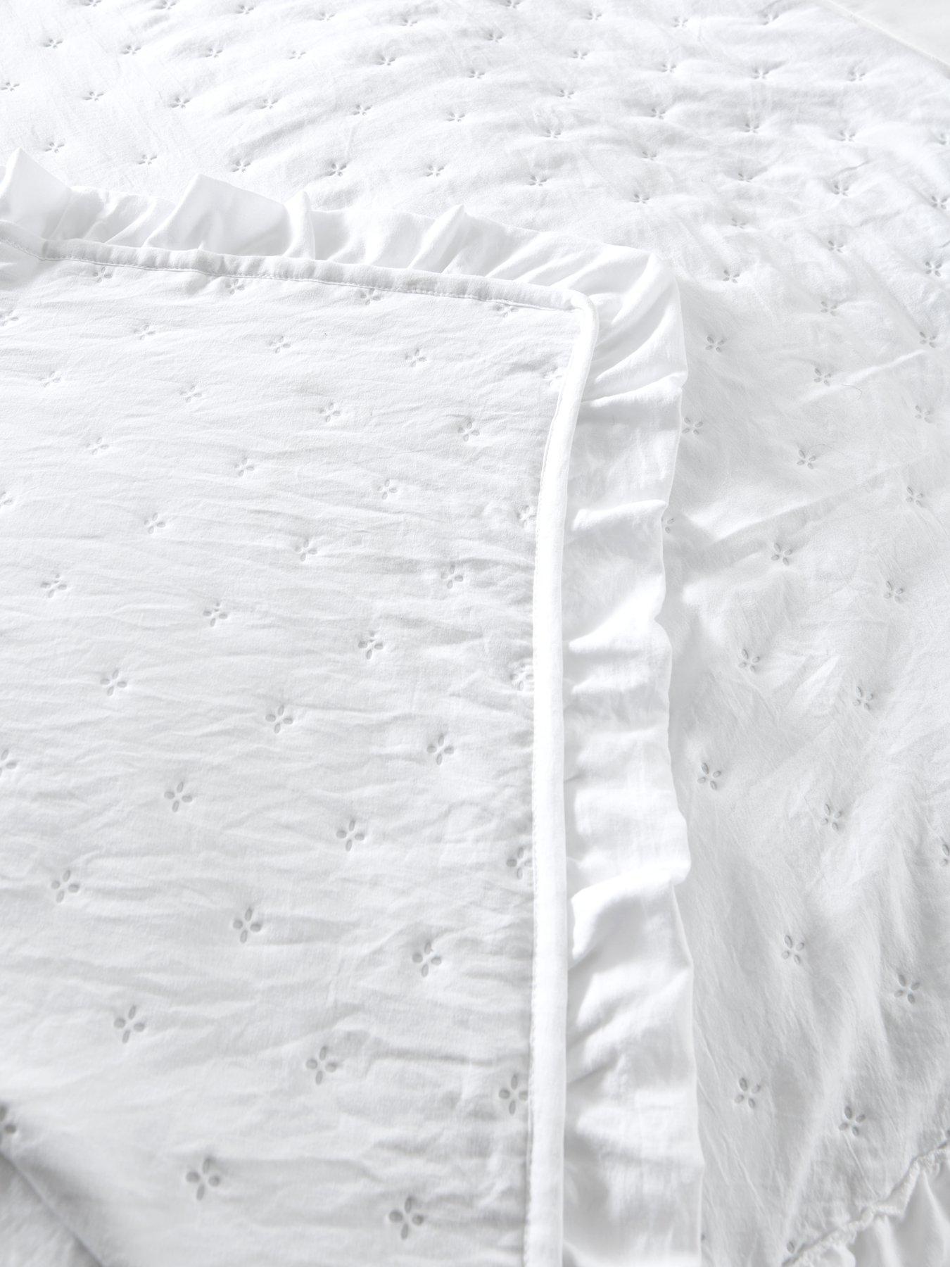 very-home-ruffle-edge-pinsonic-bedspread-throw-150-x-200-cm-whiteback