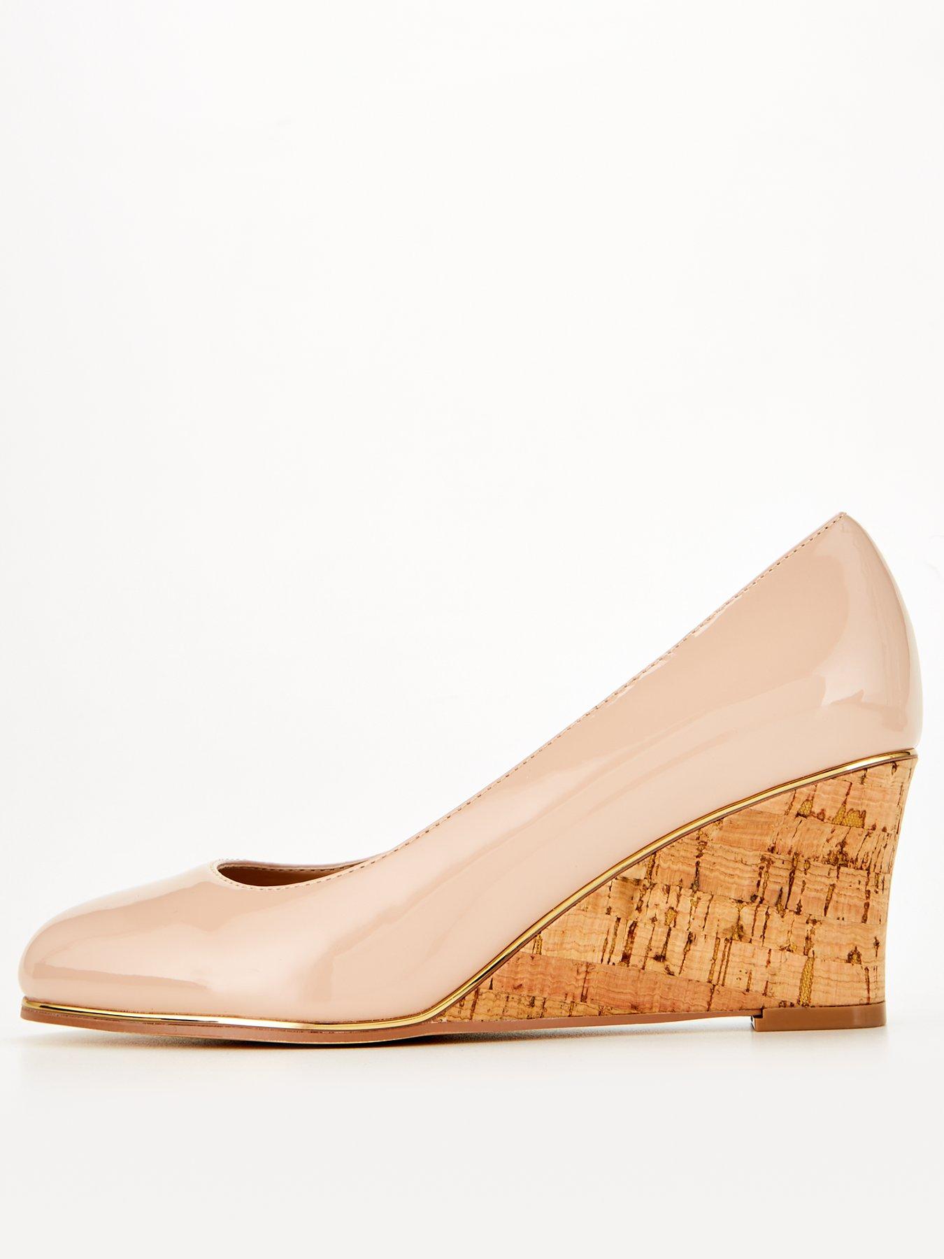 everyday-closed-toe-wedge-shoe-nude