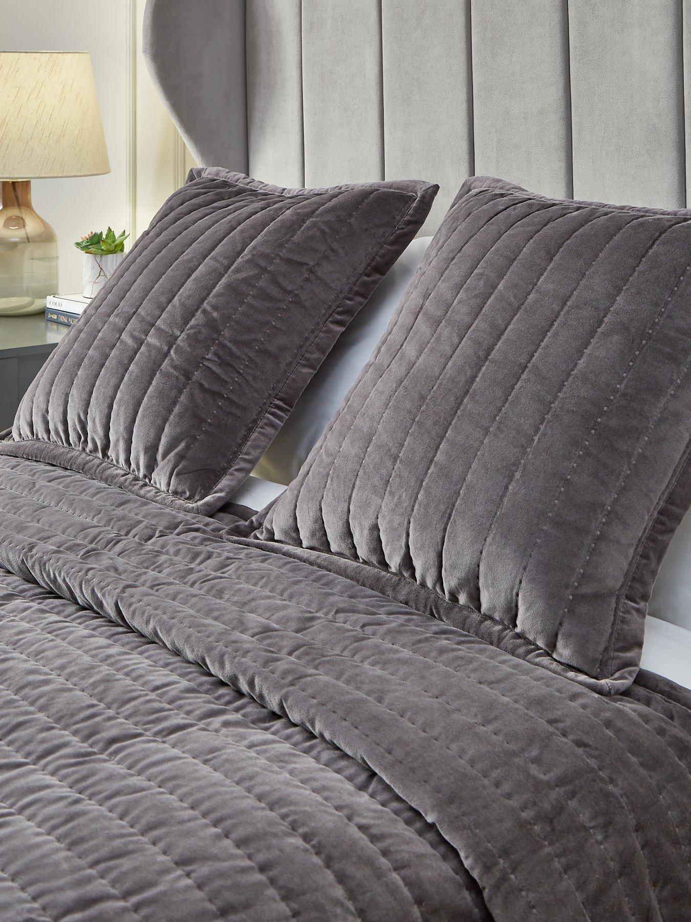 the-very-collection-cotton-velvet-stitch-embroidered-pillowsham-pair