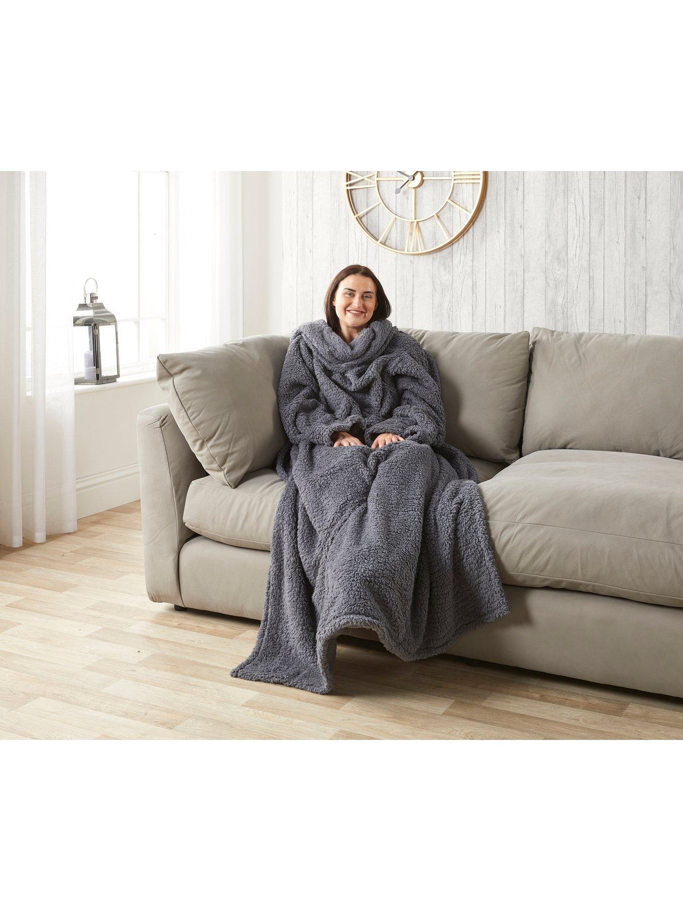 very-home-wearable-blanket-charcoal