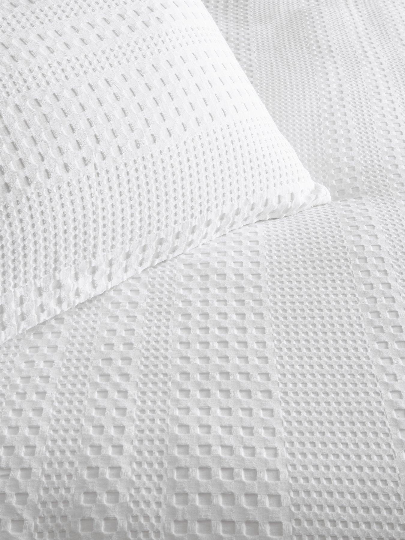 the-very-collection-waffle-stripe-duvet-cover-set-whiteoutfit