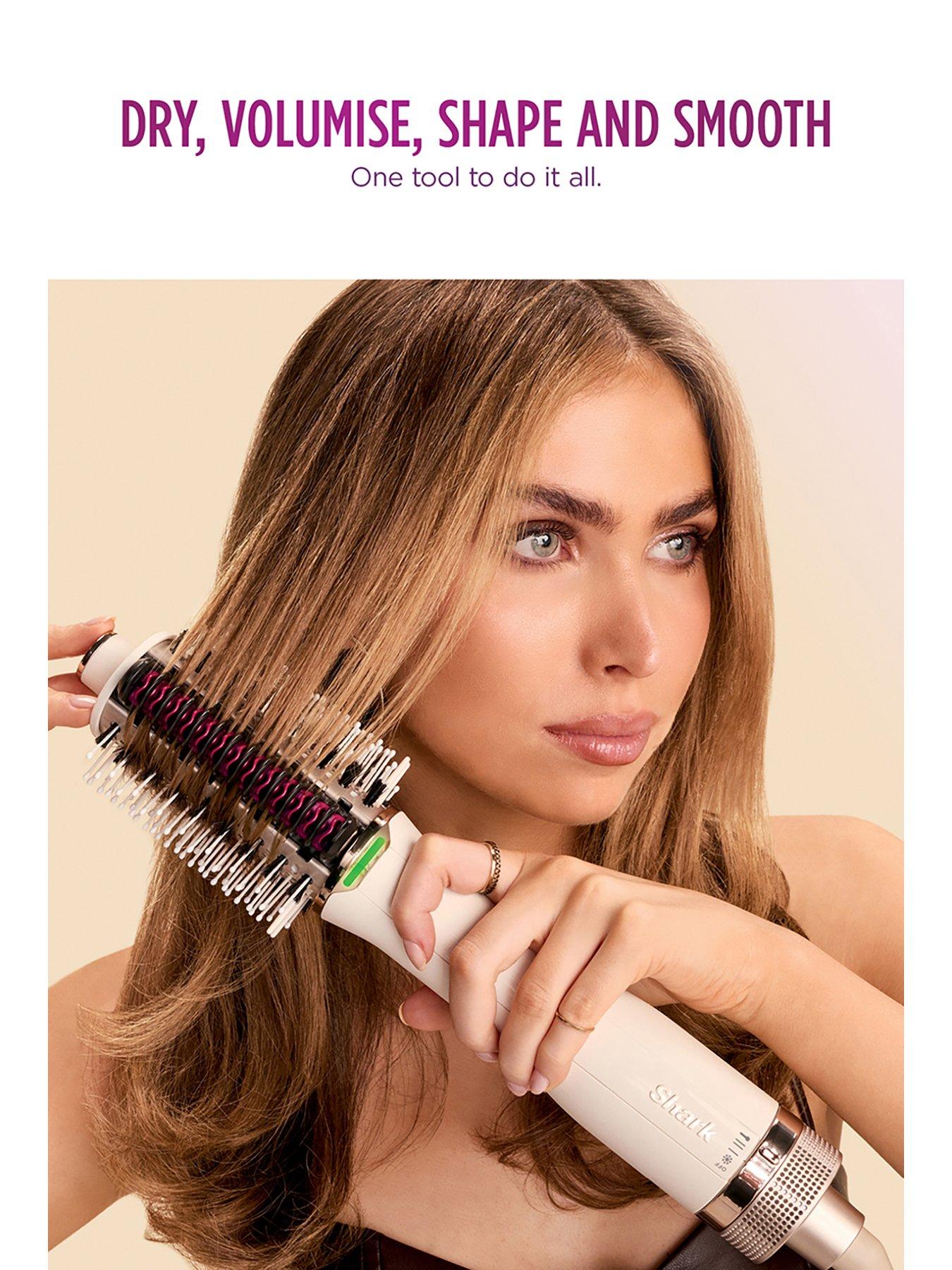 Image 3 of 7 of Shark SmoothStyle Heated Brush &amp; Smoothing Comb with Storage Bag [HT212UK]