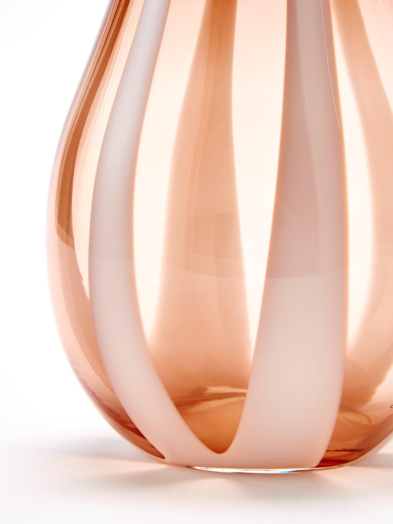 very-home-peach-stripe-vasedetail
