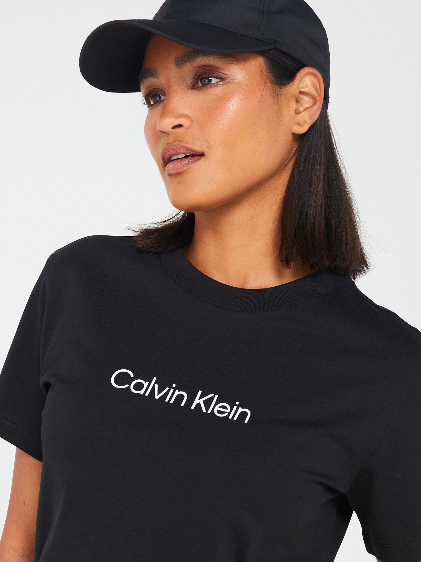 calvin-klein-hero-logo-regular-t-shirt-blackoutfit