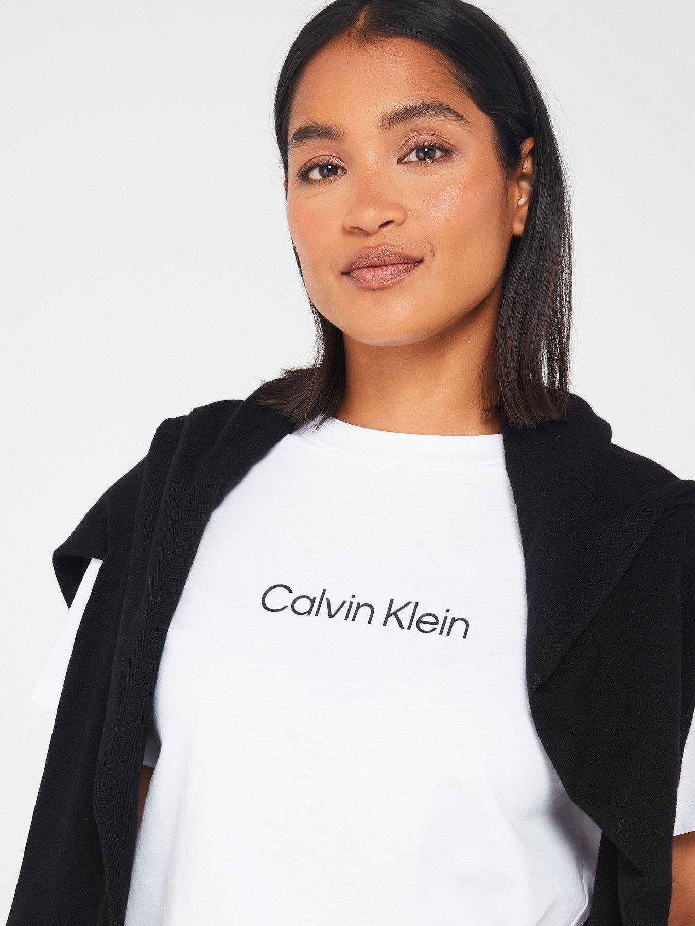 calvin-klein-hero-logo-regular-t-shirt-whiteoutfit