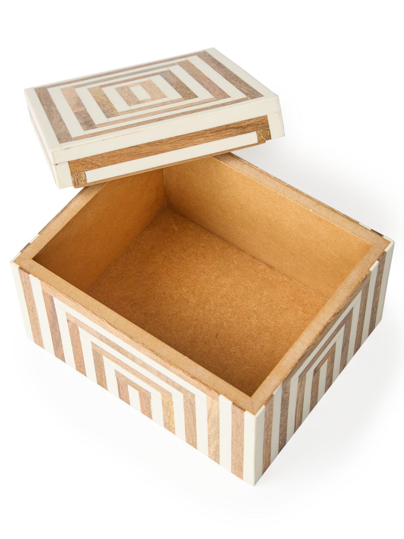 the-very-collection-resin-wooden-box-linear-designdetail