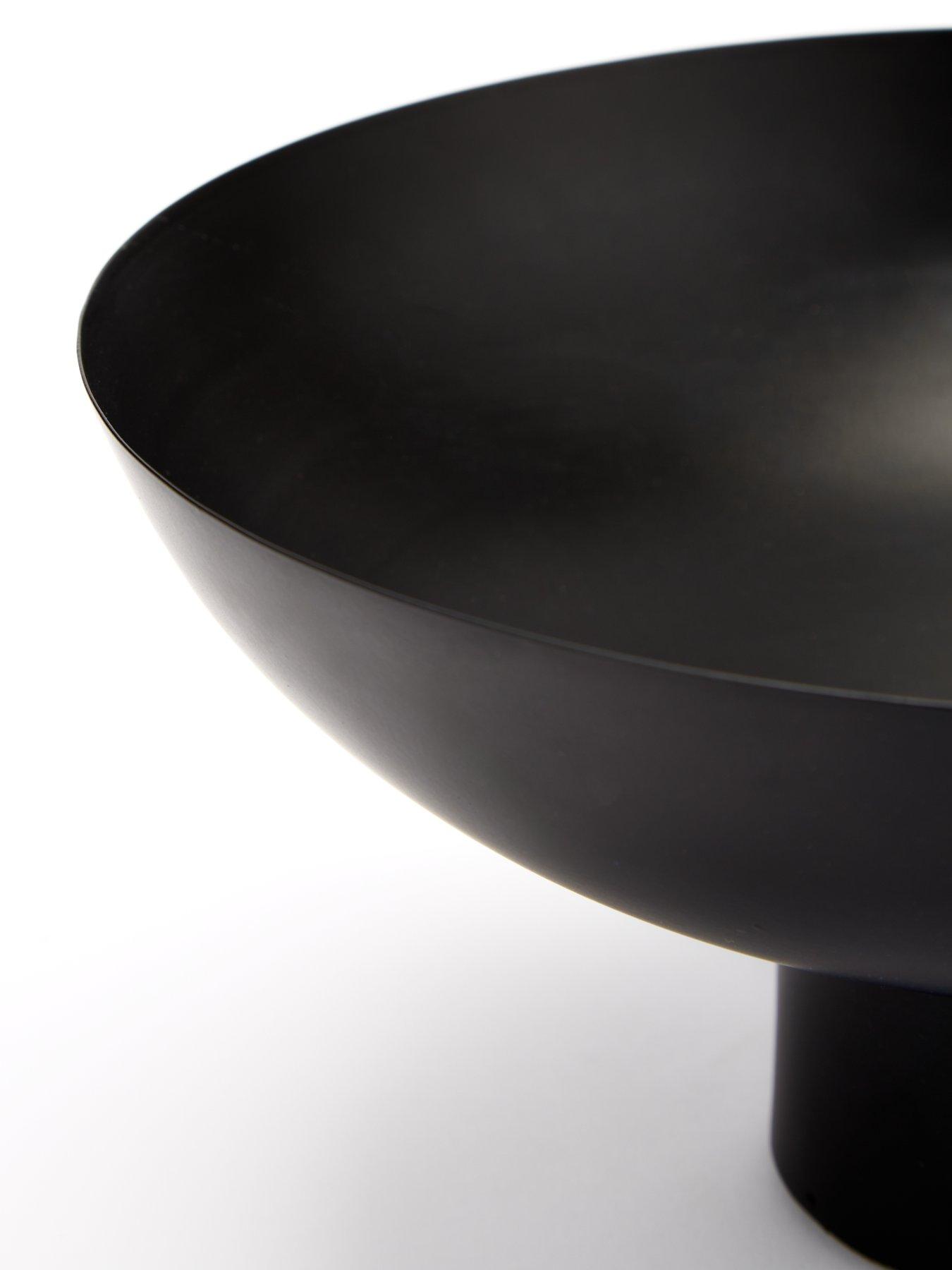 very-home-metal-spun-pedestal-bowldetail