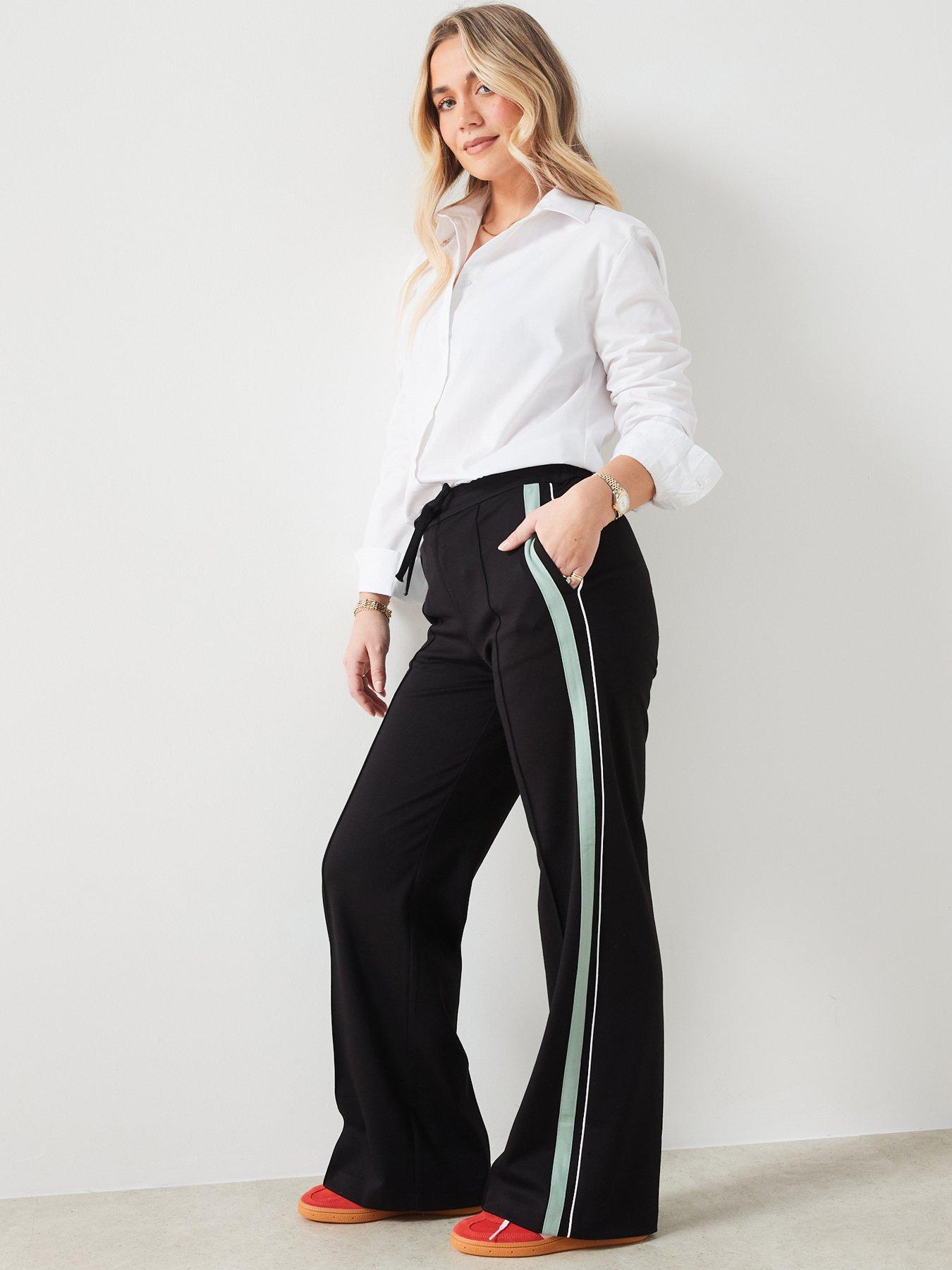 Extreme wide outlet leg trousers