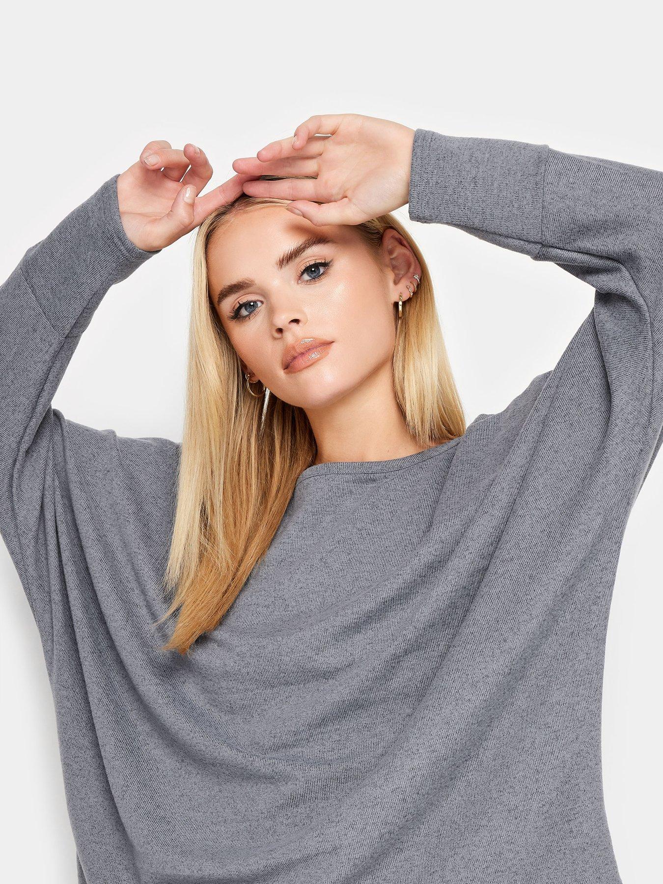 pixiegirl-petite-batwing-top-greyoutfit