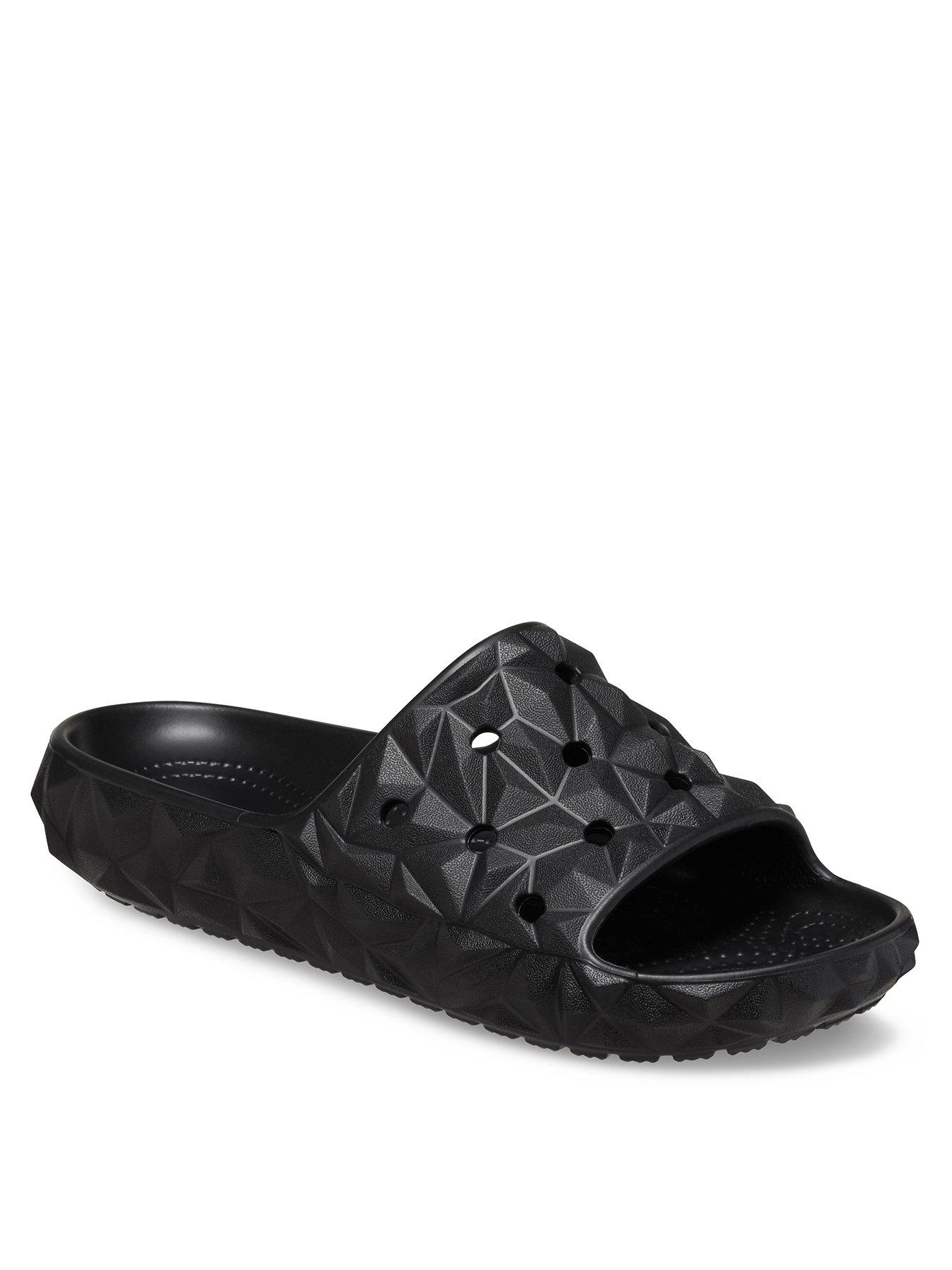 crocs-crocs-classic-geometric-slide-v2-blackstillFront