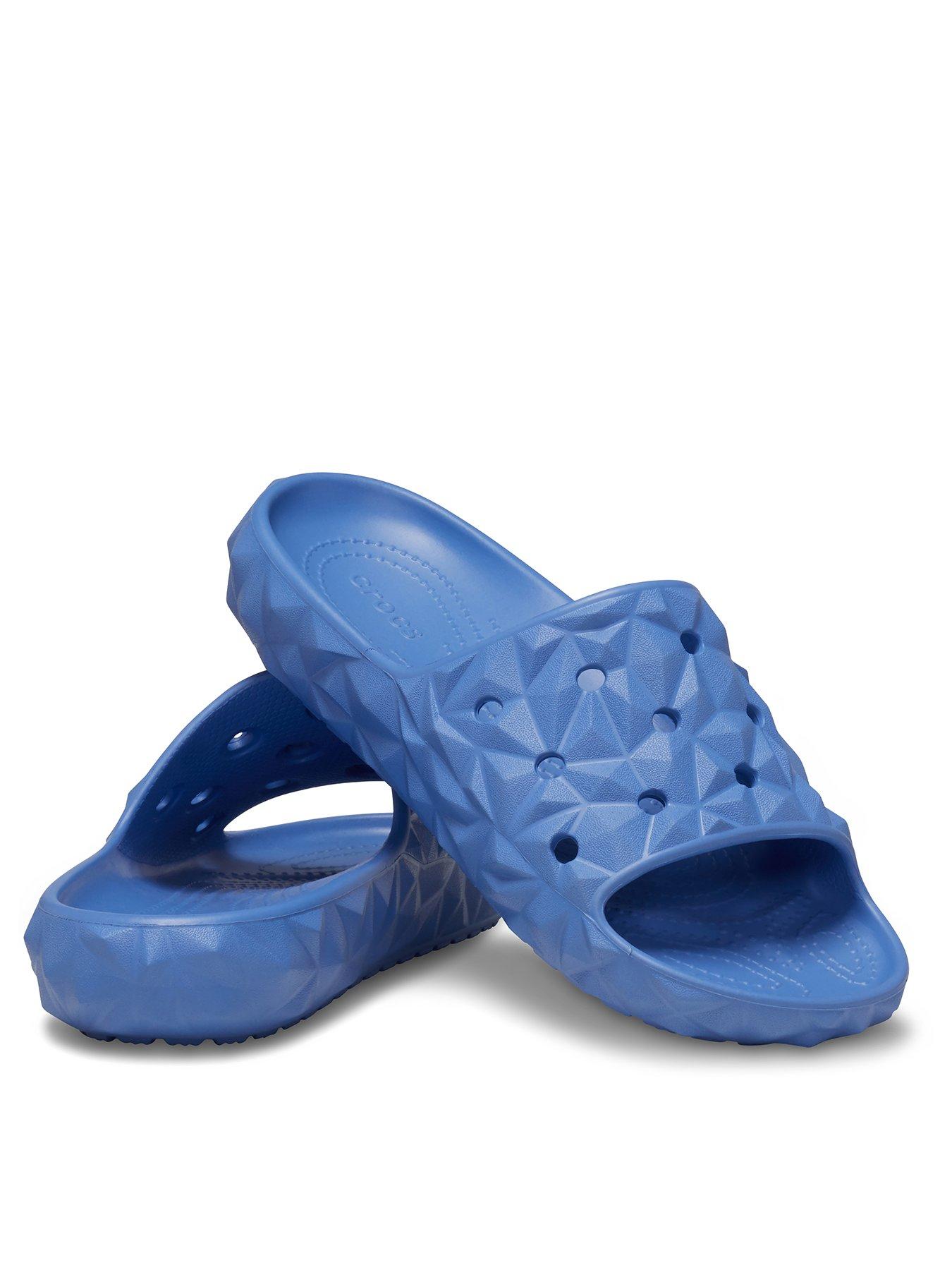 crocs-crocs-classic-geometric-slide-v2-elemental-bluestillFront