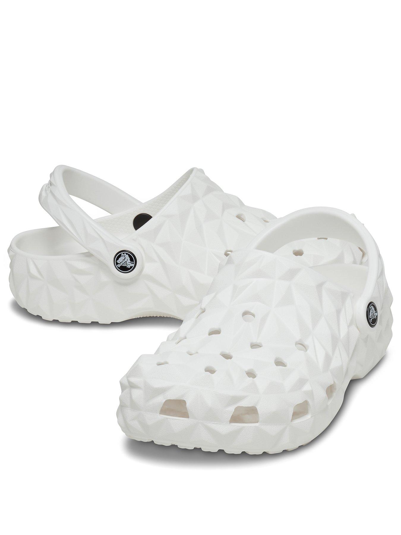 crocs-crocs-classic-geometric-clog-whitestillFront