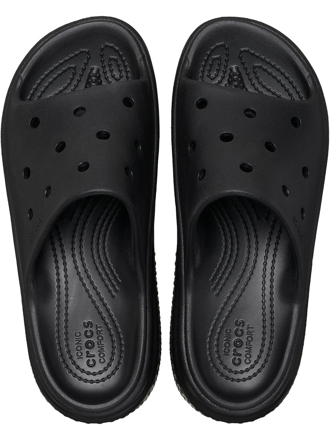 crocs-crocs-stomp-slide-blackoutfit